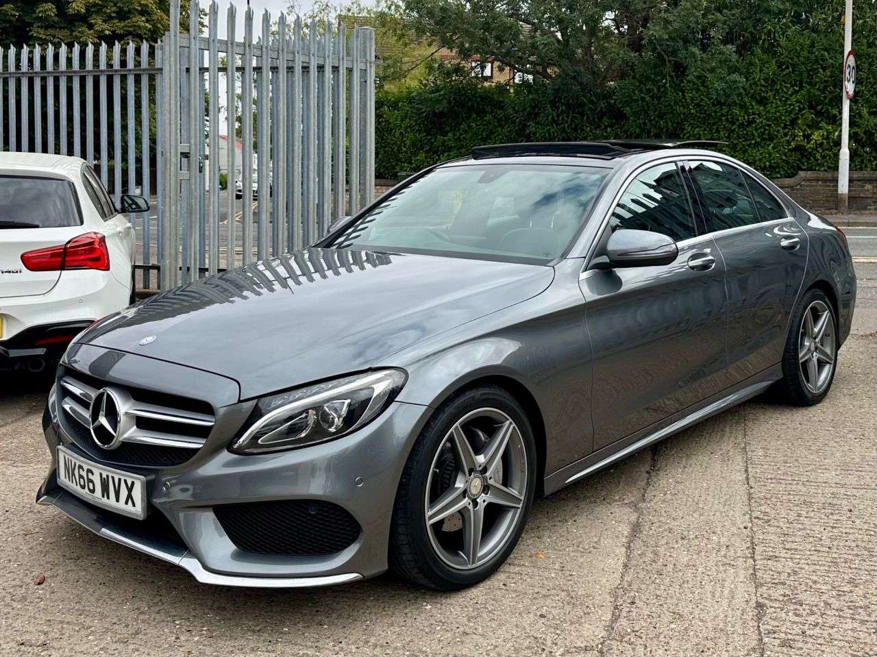 A 2016 MERCEDES-BENZ C CLASS 2.1 C220d AMG Line (Premium) Saloon 4dr Diesel 7G-Tronic+ Euro 6 (s/s) (170 A 2016 MERCEDES-BENZ C CLASS 2.1 C220d AMG Line (Premium) Saloon 4dr Diesel 7G-Tronic+ Euro 6 (s/s) (170