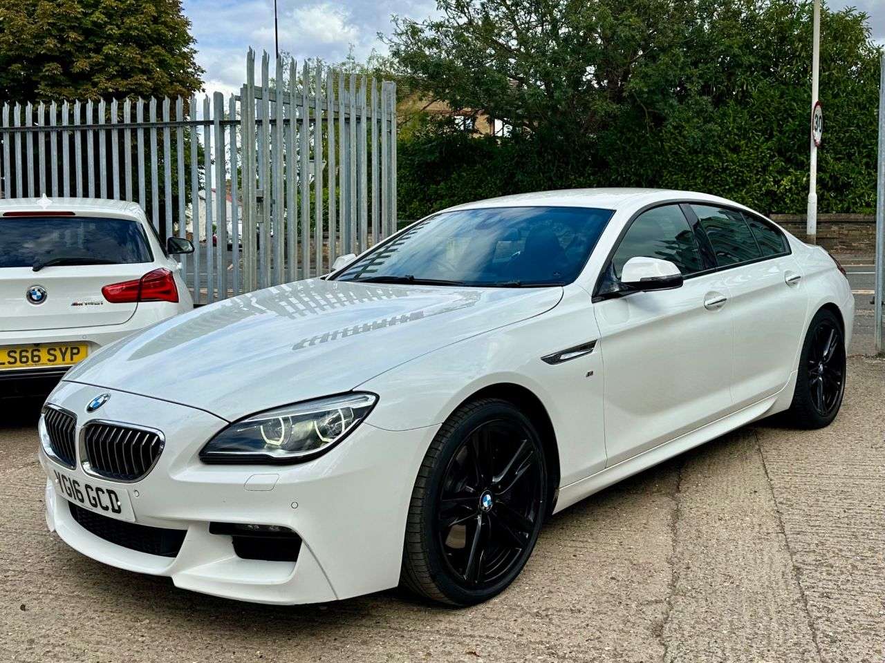 A 2016 BMW 6 SERIES GRAN COUPE 3.0 640d M Sport Saloon 4dr Diesel Auto Euro 6 (s/s) (313 ps) A 2016 BMW 6 SERIES GRAN COUPE 3.0 640d M Sport Saloon 4dr Diesel Auto Euro 6 (s/s) (313 ps)