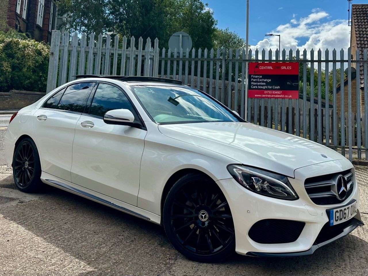 A 2018 MERCEDES-BENZ C CLASS 2.1 C220d AMG Line (Premium Plus) Saloon 4dr Diesel G-Tronic+ Euro 6 (s/s) A 2018 MERCEDES-BENZ C CLASS 2.1 C220d AMG Line (Premium Plus) Saloon 4dr Diesel G-Tronic+ Euro 6 (s/s)