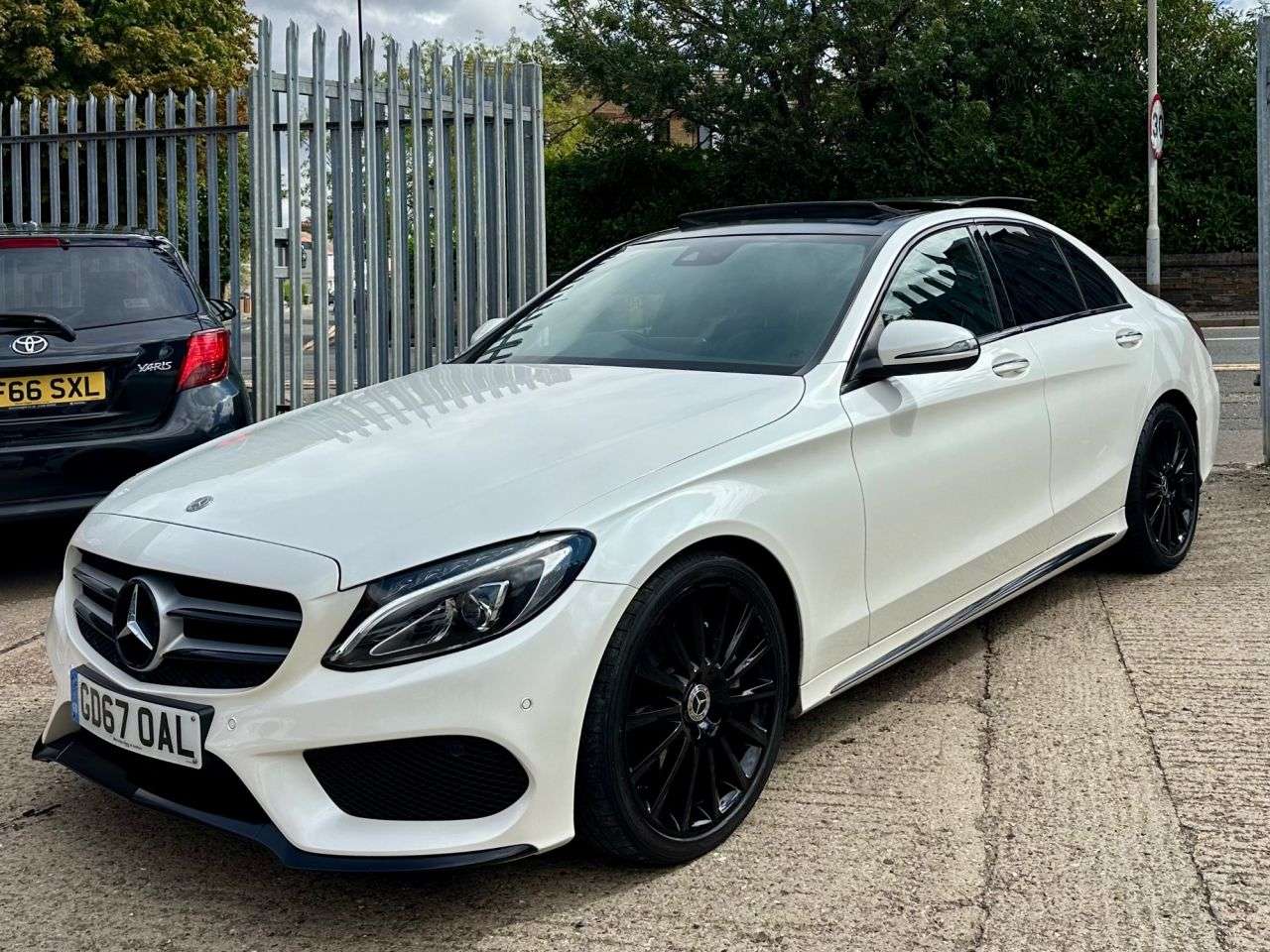 A 2018 MERCEDES-BENZ C CLASS 2.1 C220d AMG Line (Premium Plus) Saloon 4dr Diesel G-Tronic+ Euro 6 (s/s) A 2018 MERCEDES-BENZ C CLASS 2.1 C220d AMG Line (Premium Plus) Saloon 4dr Diesel G-Tronic+ Euro 6 (s/s)