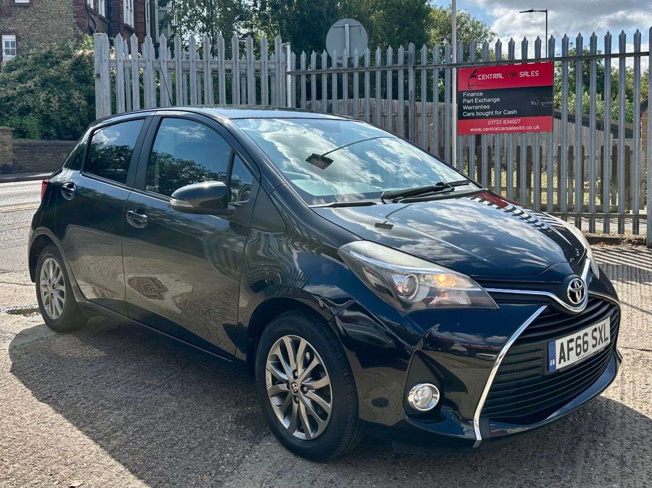 2016 TOYOTA YARIS 2016 TOYOTA YARIS