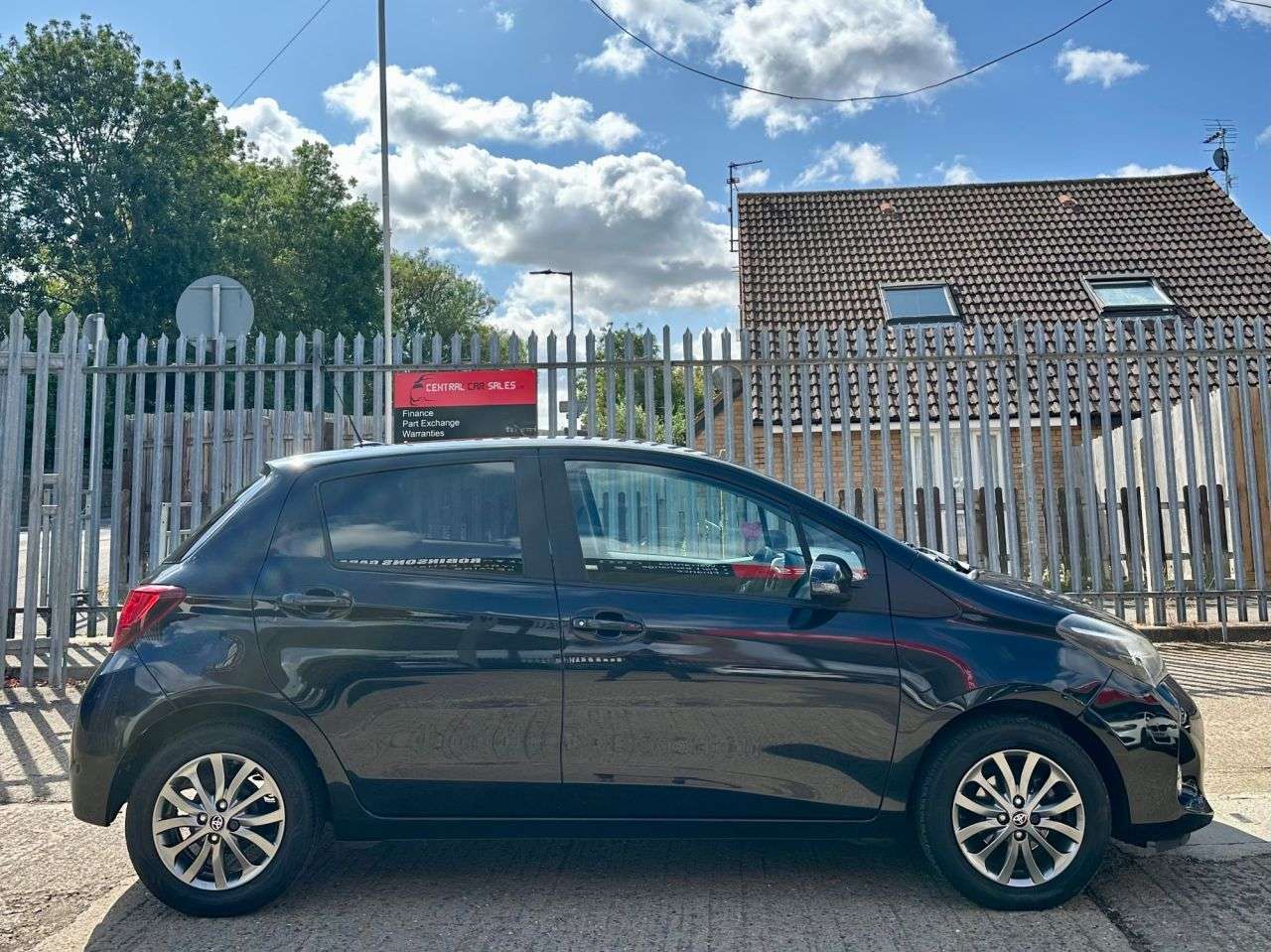 2016 TOYOTA YARIS 2016 TOYOTA YARIS