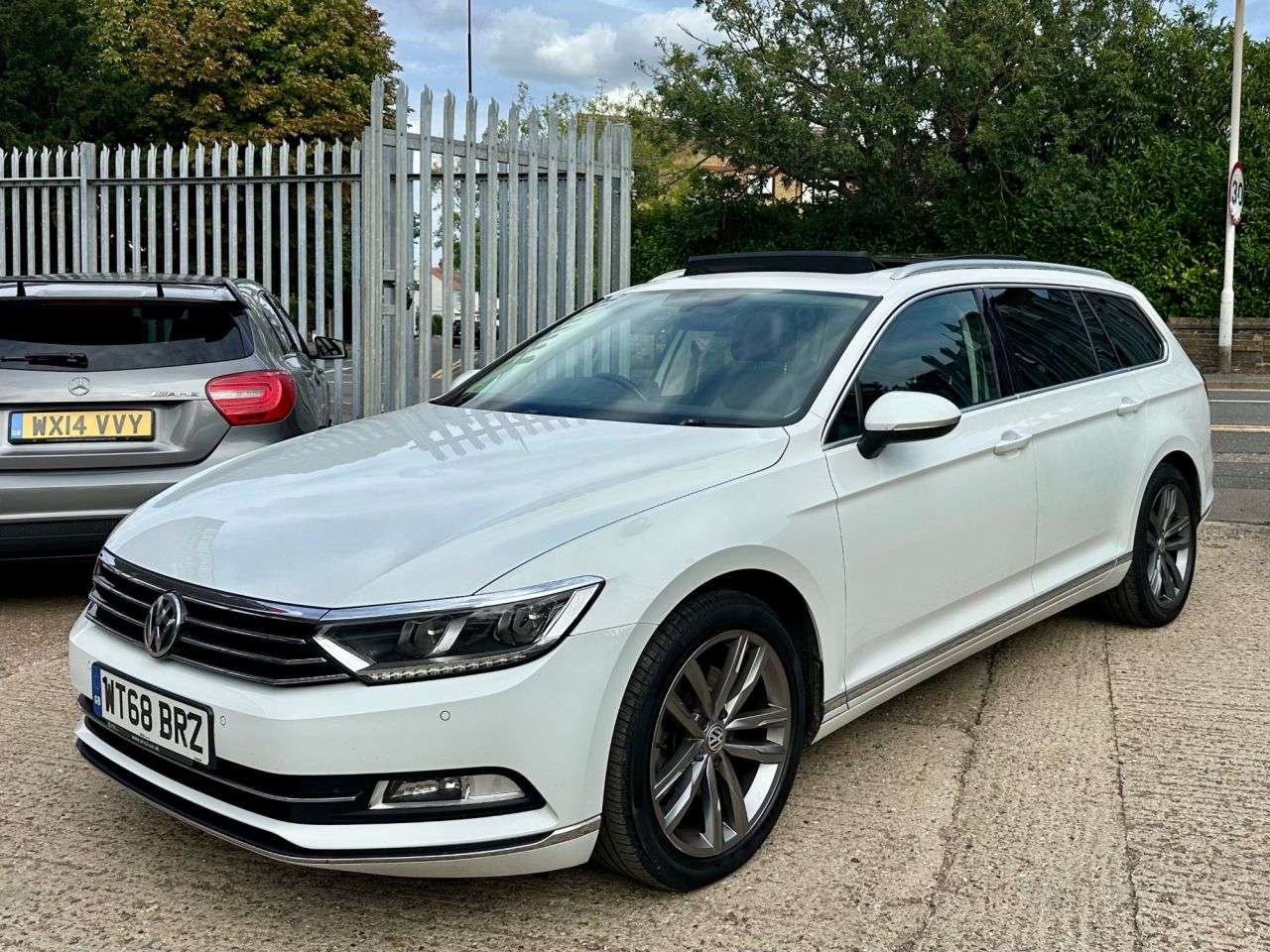 A 2019 VOLKSWAGEN PASSAT 2.0 TDI GT Estate 5dr Diesel Manual Euro 6 (s/s) (150 ps) A 2019 VOLKSWAGEN PASSAT 2.0 TDI GT Estate 5dr Diesel Manual Euro 6 (s/s) (150 ps)