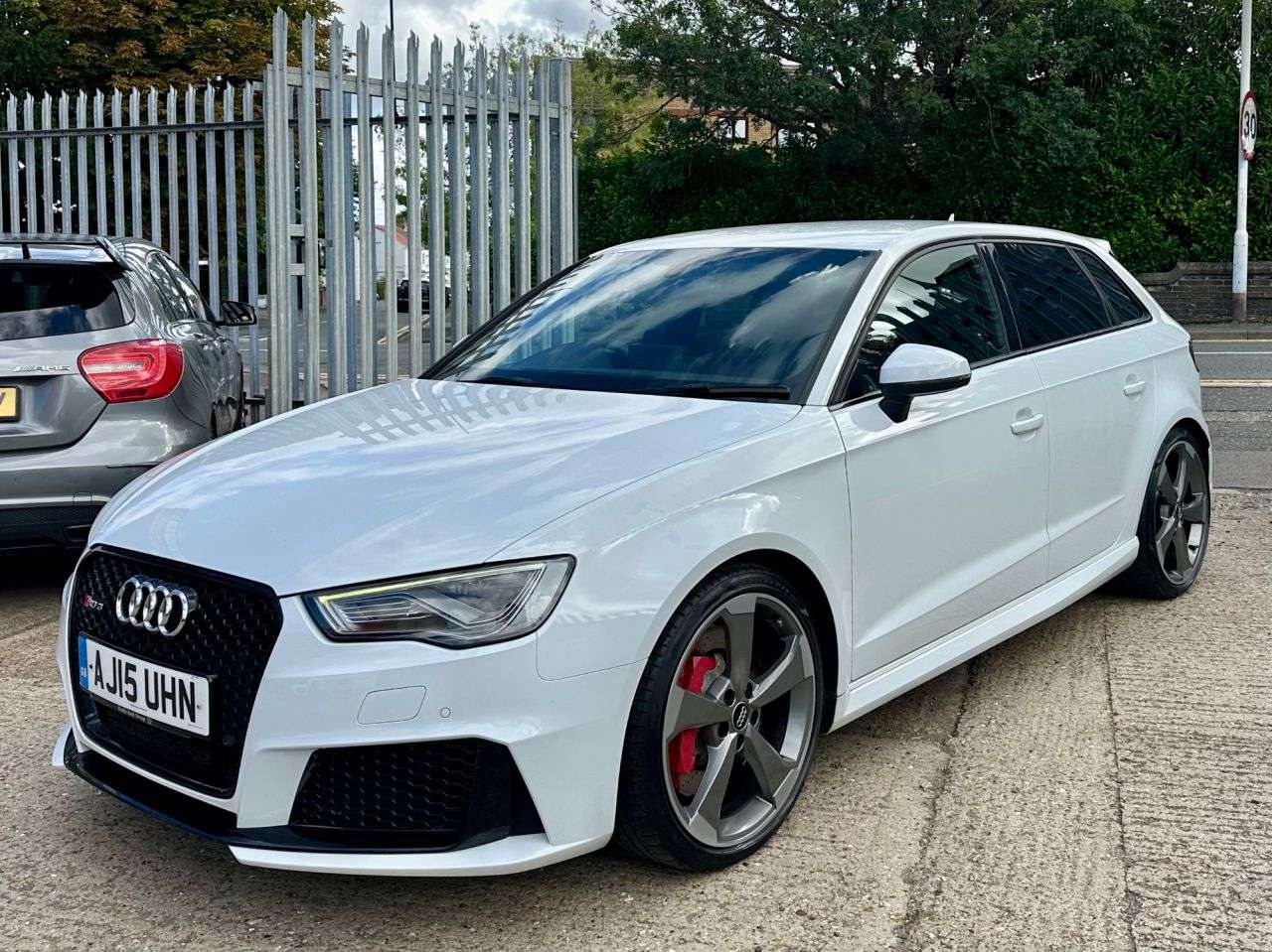 A 2015 AUDI RS3 2.5 TFSI Sportback 5dr Petrol S Tronic quattro Euro 6 (s/s) (367 ps) A 2015 AUDI RS3 2.5 TFSI Sportback 5dr Petrol S Tronic quattro Euro 6 (s/s) (367 ps)