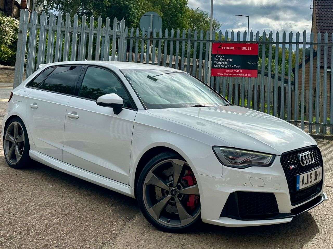 A 2015 AUDI RS3 2.5 TFSI Sportback 5dr Petrol S Tronic quattro Euro 6 (s/s) (367 ps) A 2015 AUDI RS3 2.5 TFSI Sportback 5dr Petrol S Tronic quattro Euro 6 (s/s) (367 ps)