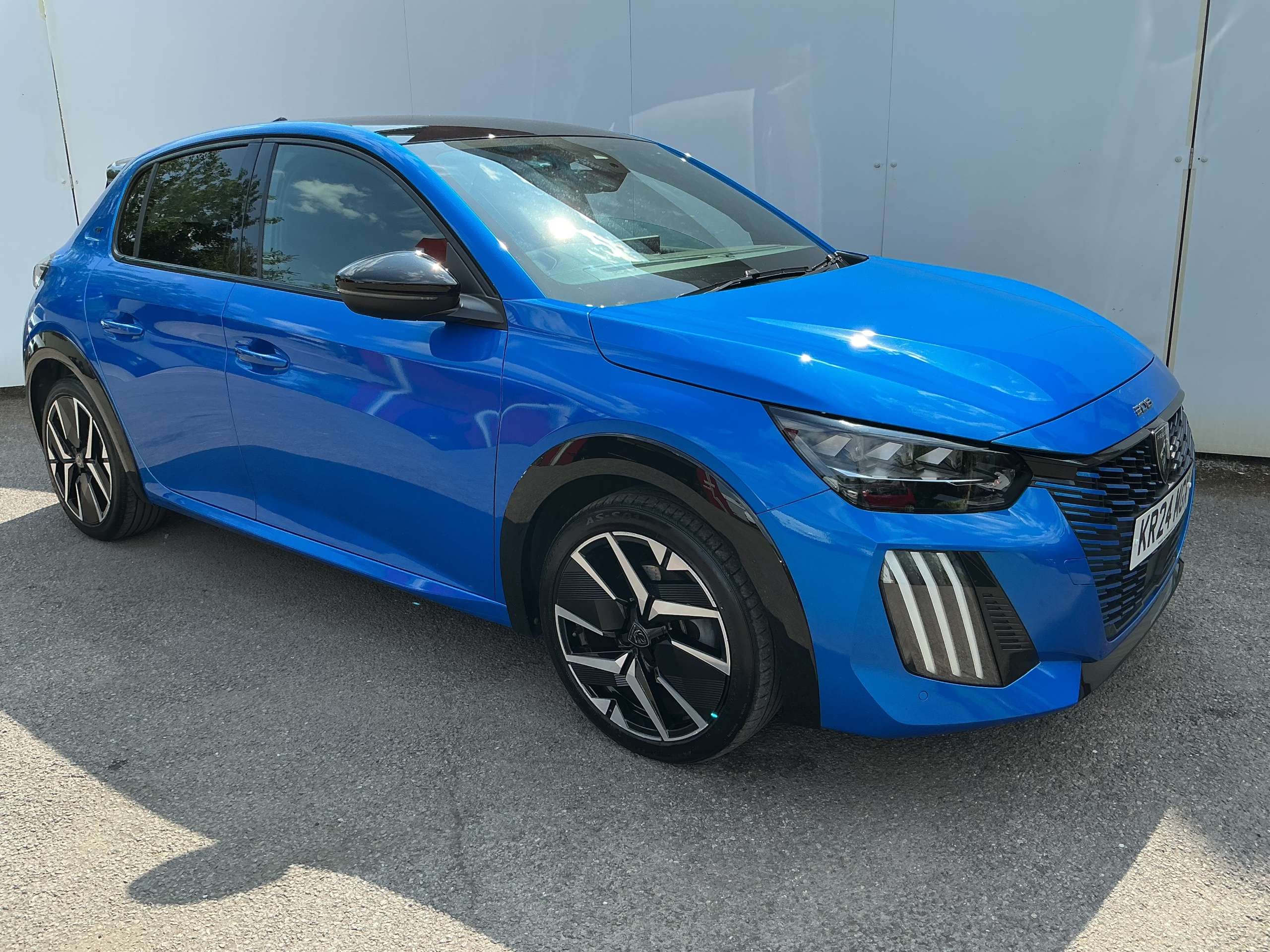 A 2024 PEUGEOT 208 1.2 GT Hatchback 5dr Petrol Hybrid e-DSC6 Euro 6 (s/s) (100 ps) A 2024 PEUGEOT 208 1.2 GT Hatchback 5dr Petrol Hybrid e-DSC6 Euro 6 (s/s) (100 ps)