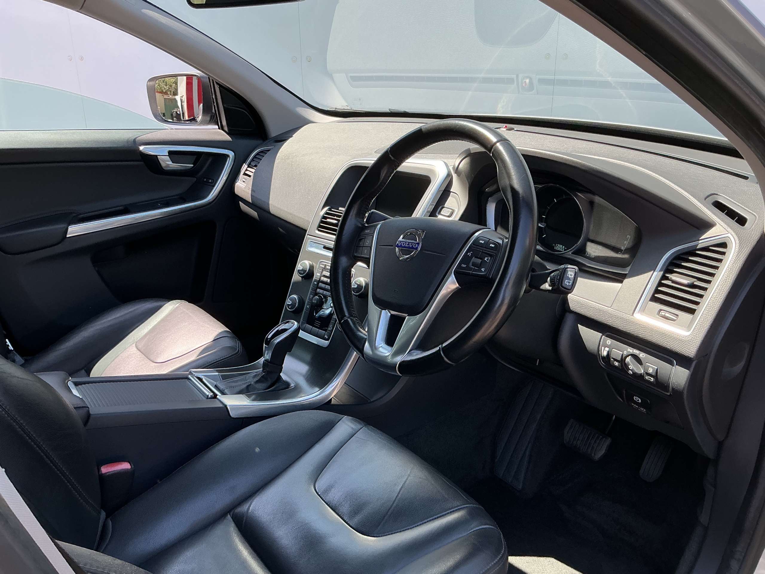 2014 VOLVO XC60 2014 VOLVO XC60