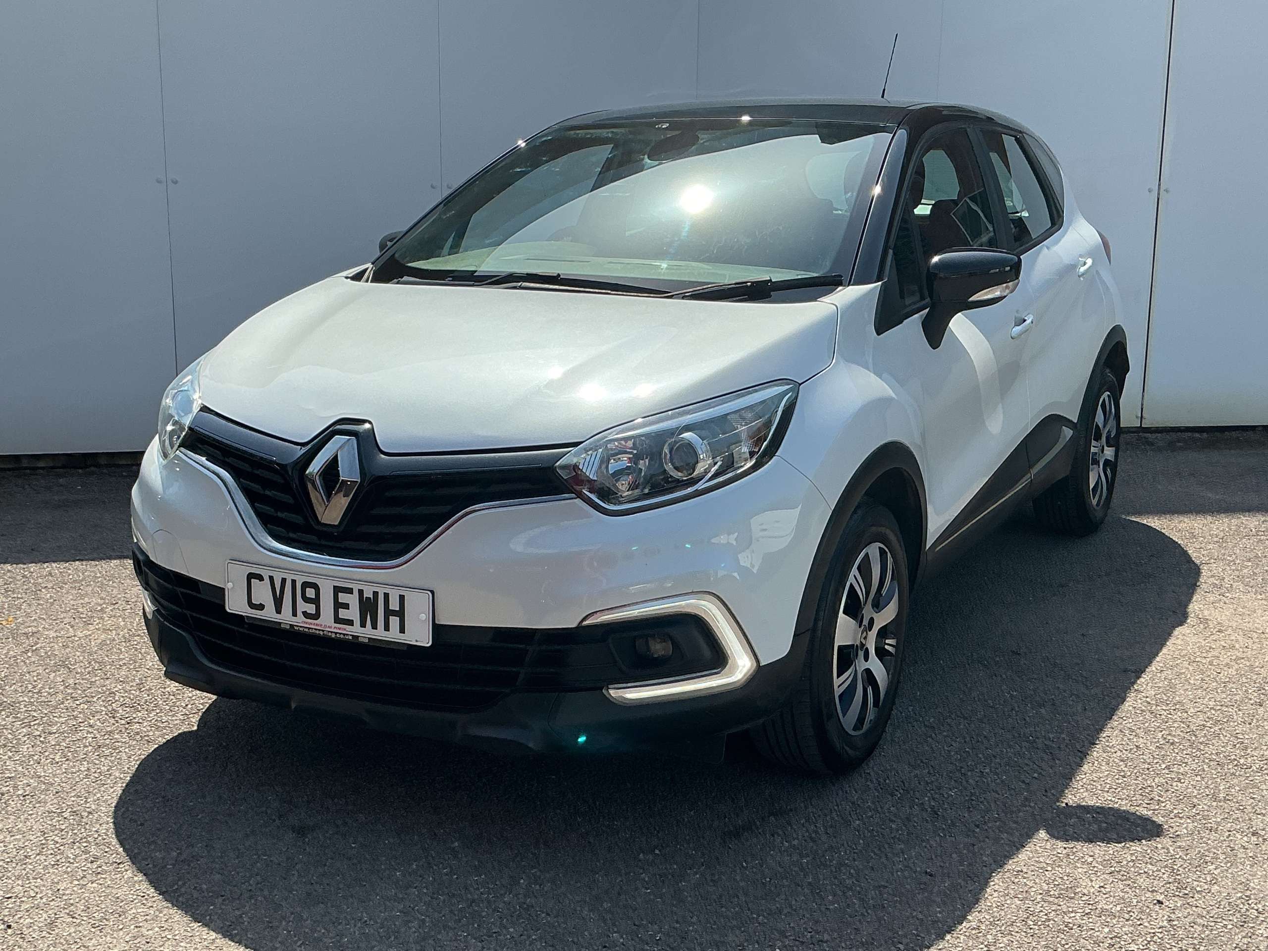 A 2019 RENAULT CAPTUR 0.9 TCe ENERGY Play SUV 5dr Petrol Manual Euro 6 (s/s) (90 ps) A 2019 RENAULT CAPTUR 0.9 TCe ENERGY Play SUV 5dr Petrol Manual Euro 6 (s/s) (90 ps)