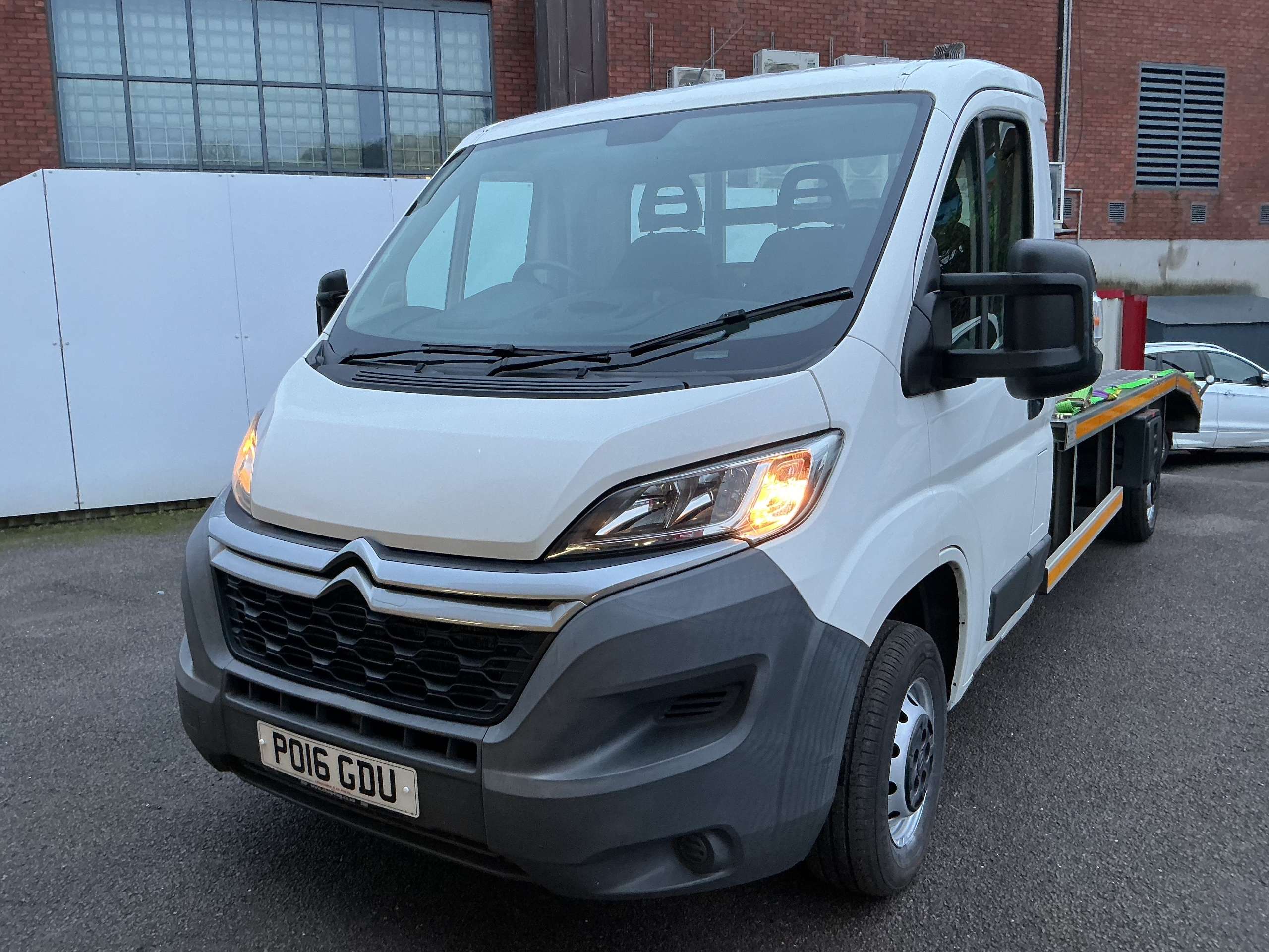 A 2016 CITROEN RELAY 2.2 HDi 35 Chassis Cab 2dr Diesel Manual L3 Euro 5 (130 ps) A 2016 CITROEN RELAY 2.2 HDi 35 Chassis Cab 2dr Diesel Manual L3 Euro 5 (130 ps)