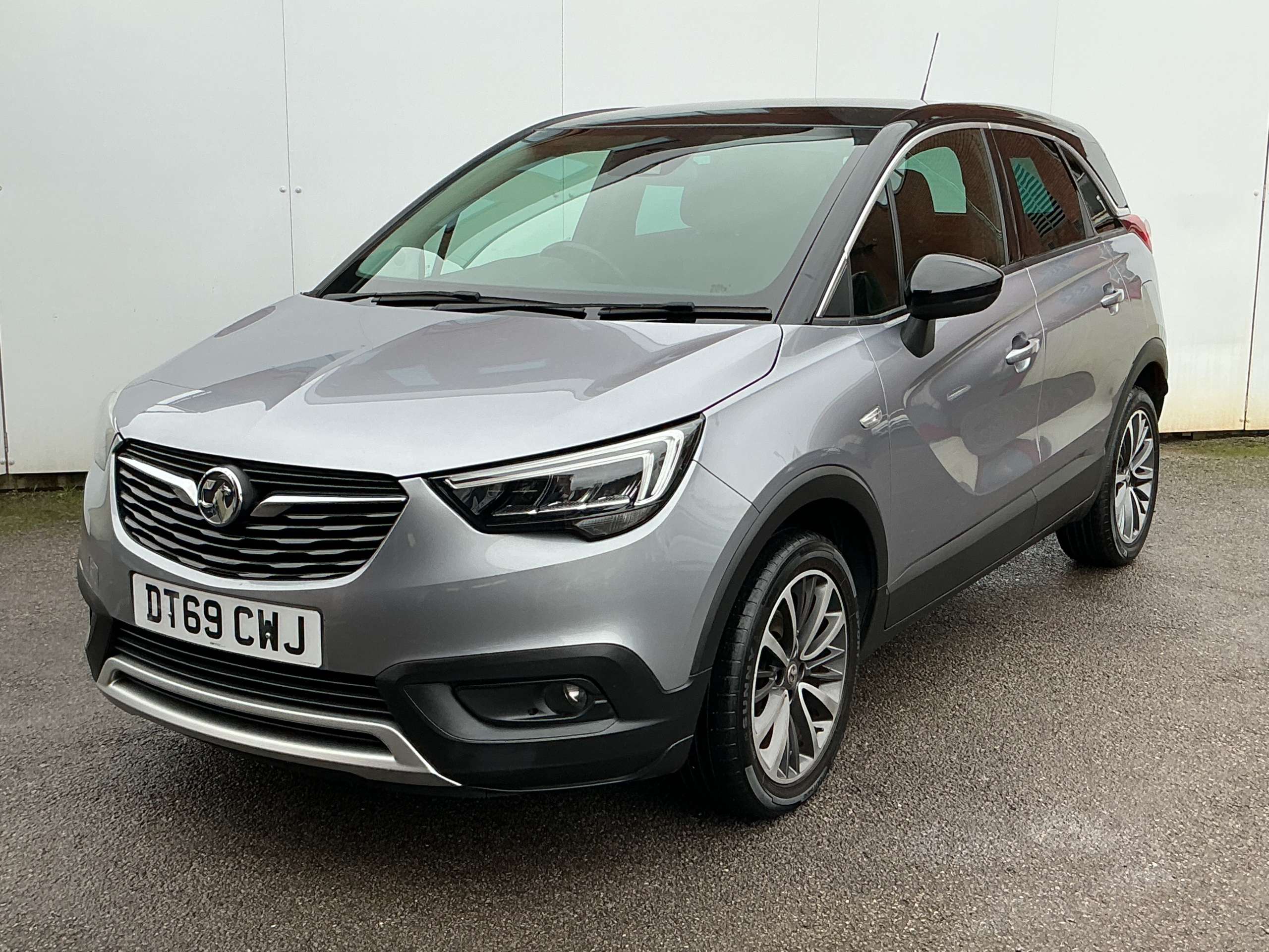 A 2020 VAUXHALL CROSSLAND X 1.2 Turbo GPF Elite SUV 5dr Petrol Manual Euro 6 (s/s) (130 ps) A 2020 VAUXHALL CROSSLAND X 1.2 Turbo GPF Elite SUV 5dr Petrol Manual Euro 6 (s/s) (130 ps)