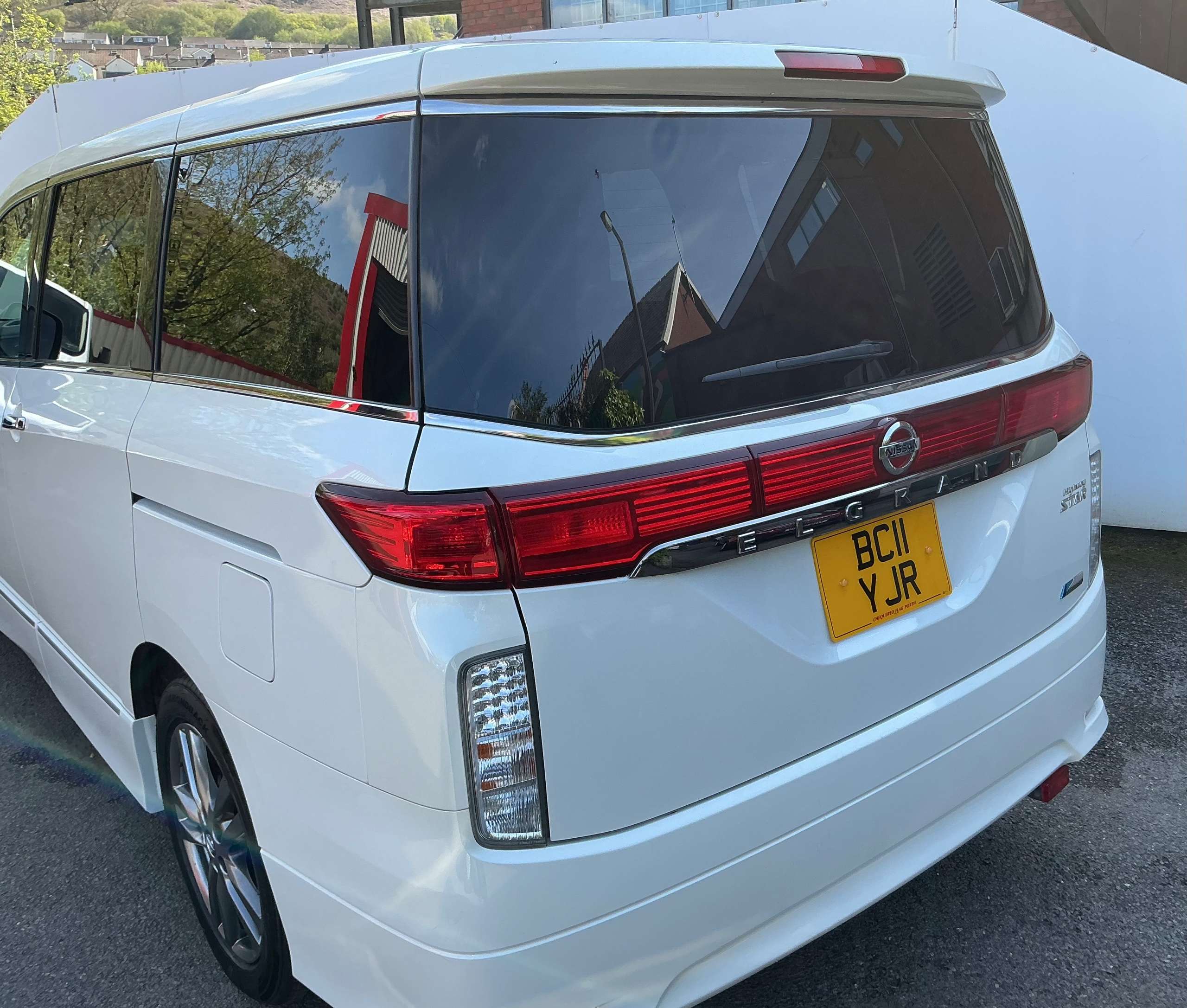 2011 NISSAN ELGRAND 2011 NISSAN ELGRAND
