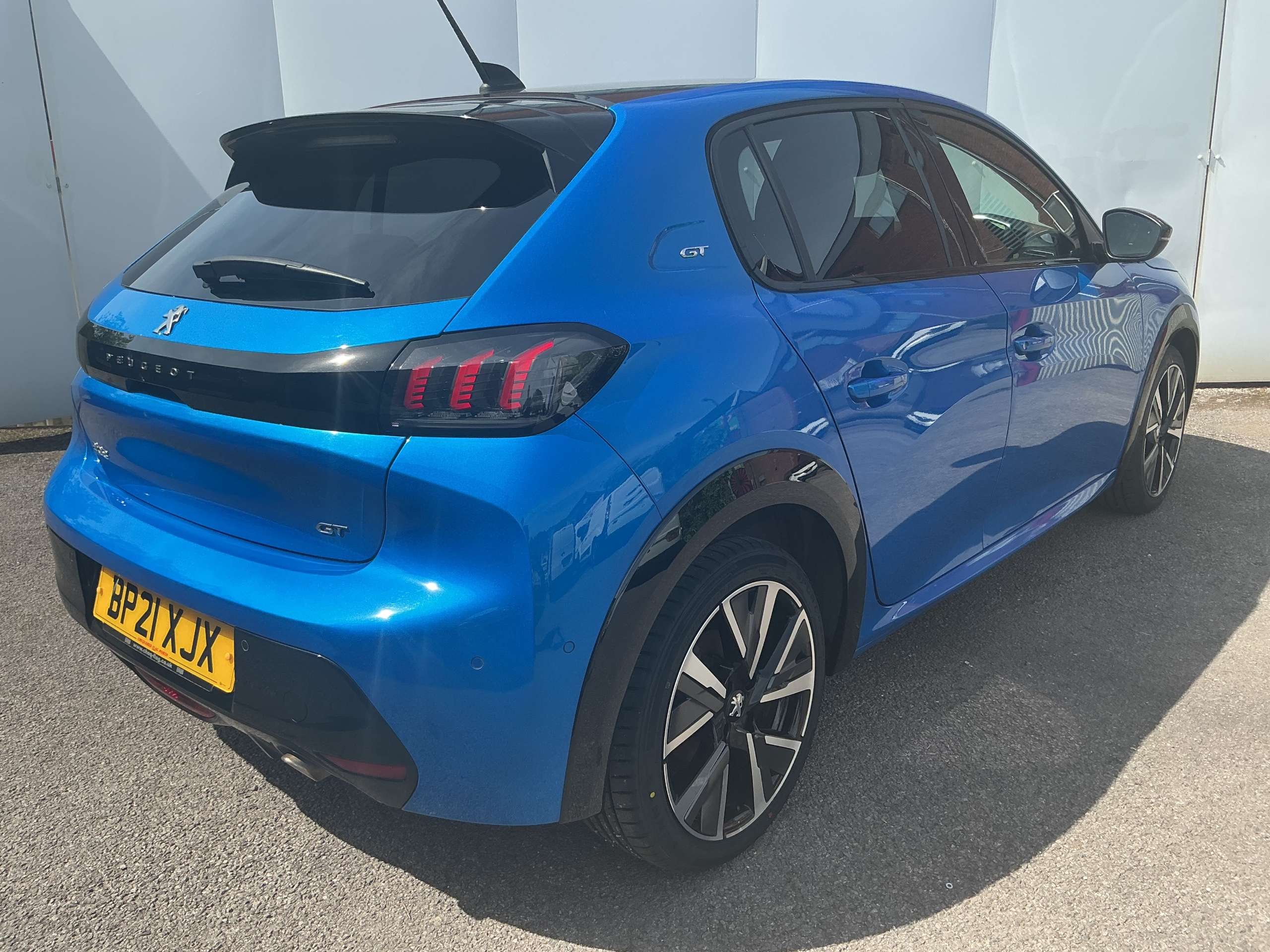 2021 PEUGEOT 208 2021 PEUGEOT 208