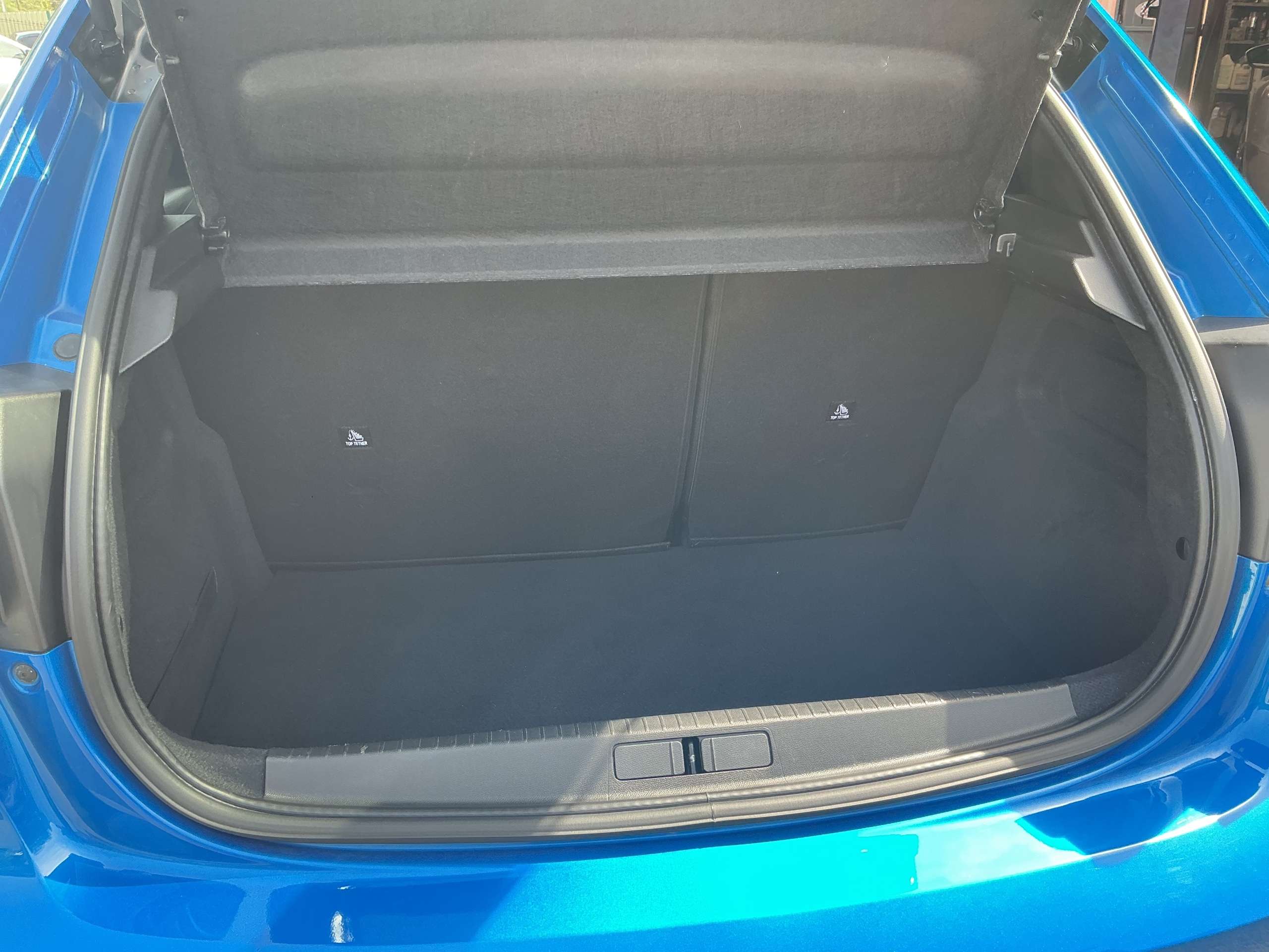 2021 PEUGEOT 208 2021 PEUGEOT 208