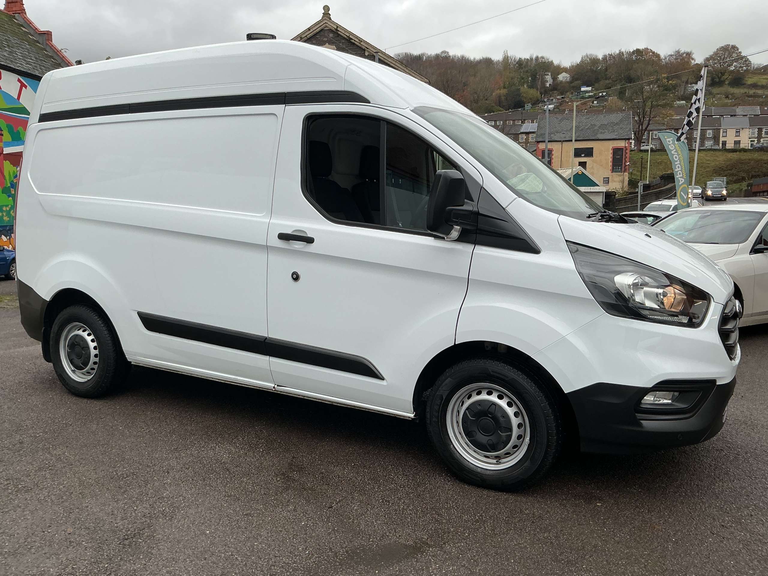 A 2020 FORD TRANSIT CUSTOM 2.0 300 EcoBlue Leader Panel Van 5dr Diesel Manual L1 H2 Euro 6 (s/s) (105 ps) A 2020 FORD TRANSIT CUSTOM 2.0 300 EcoBlue Leader Panel Van 5dr Diesel Manual L1 H2 Euro 6 (s/s) (105 ps)