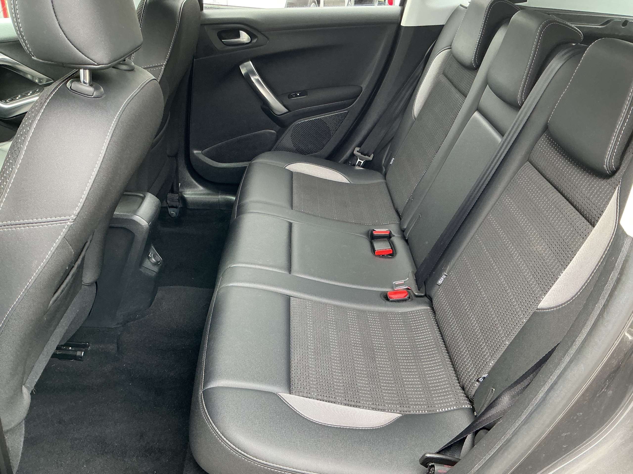2018 PEUGEOT 2008 2018 PEUGEOT 2008