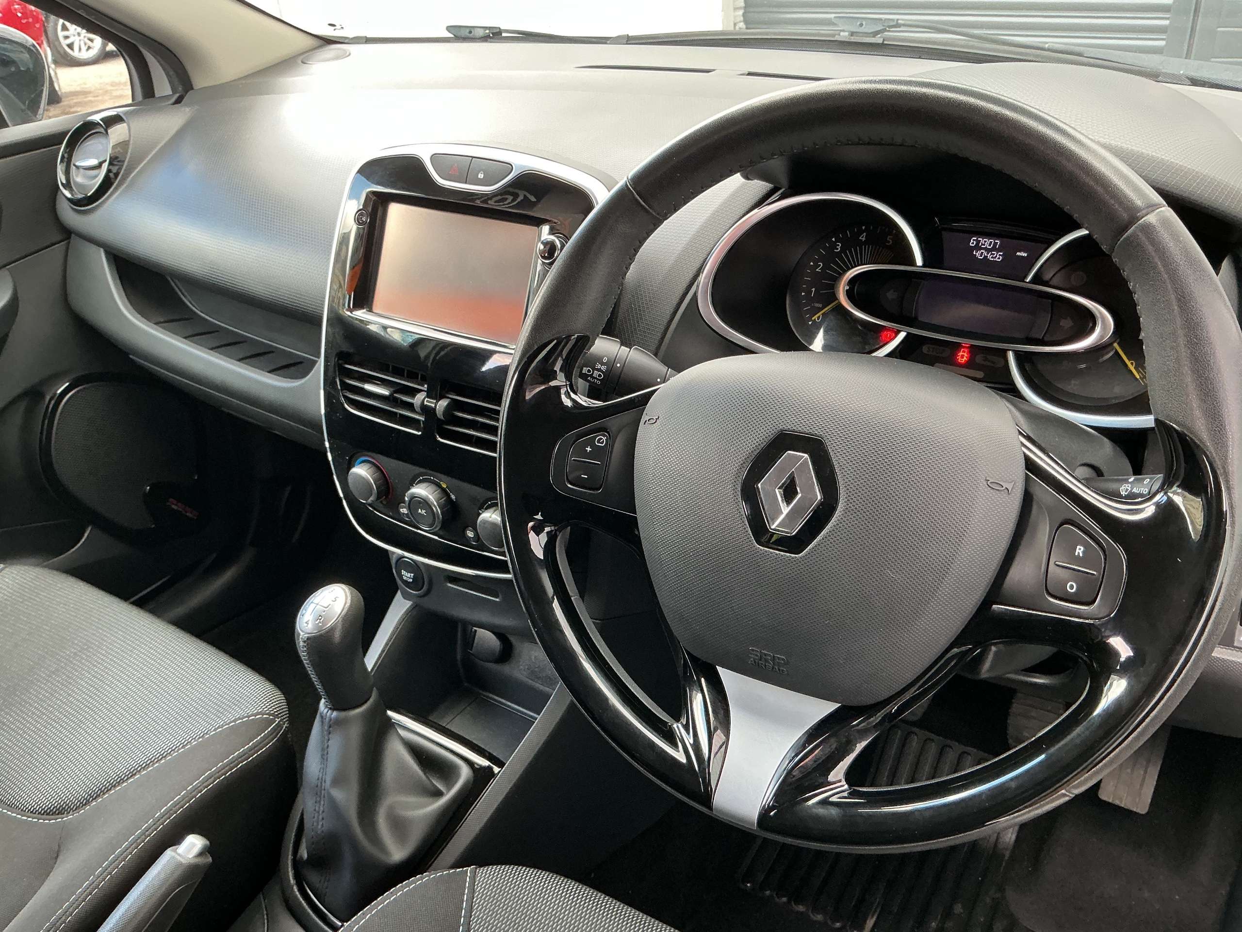 2015 RENAULT CLIO 2015 RENAULT CLIO