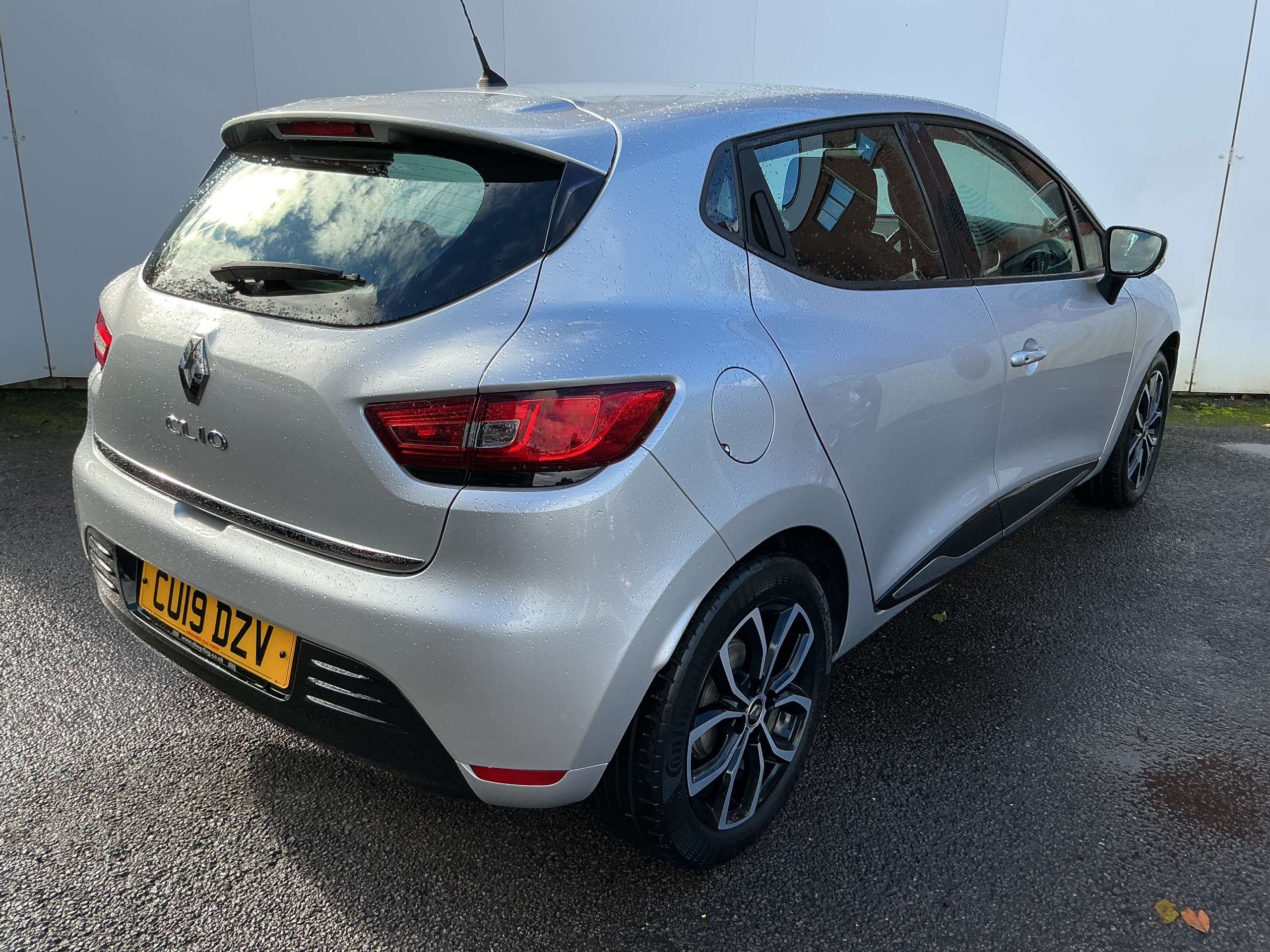 2019 RENAULT CLIO 2019 RENAULT CLIO