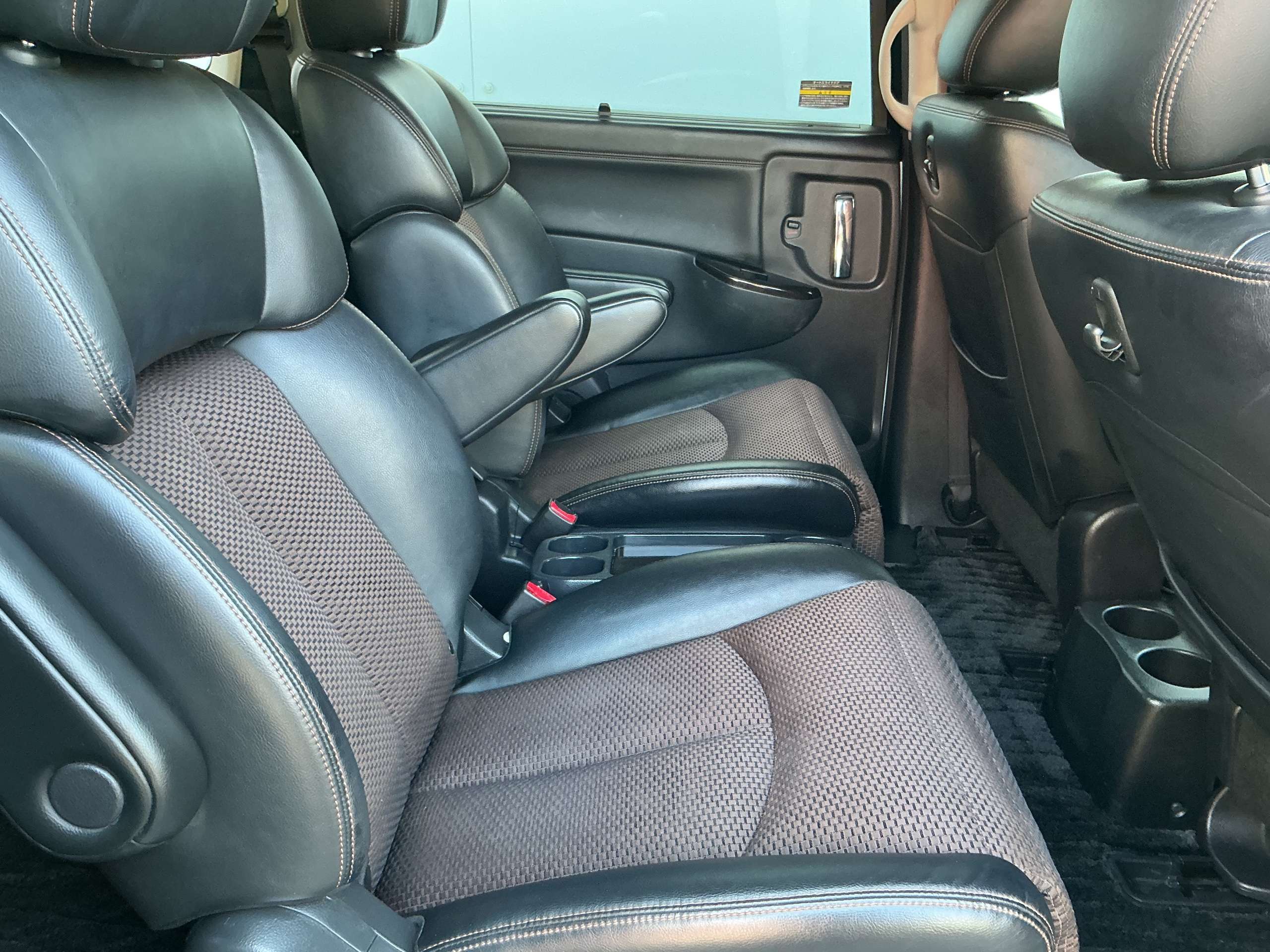 2011 NISSAN ELGRAND 2011 NISSAN ELGRAND