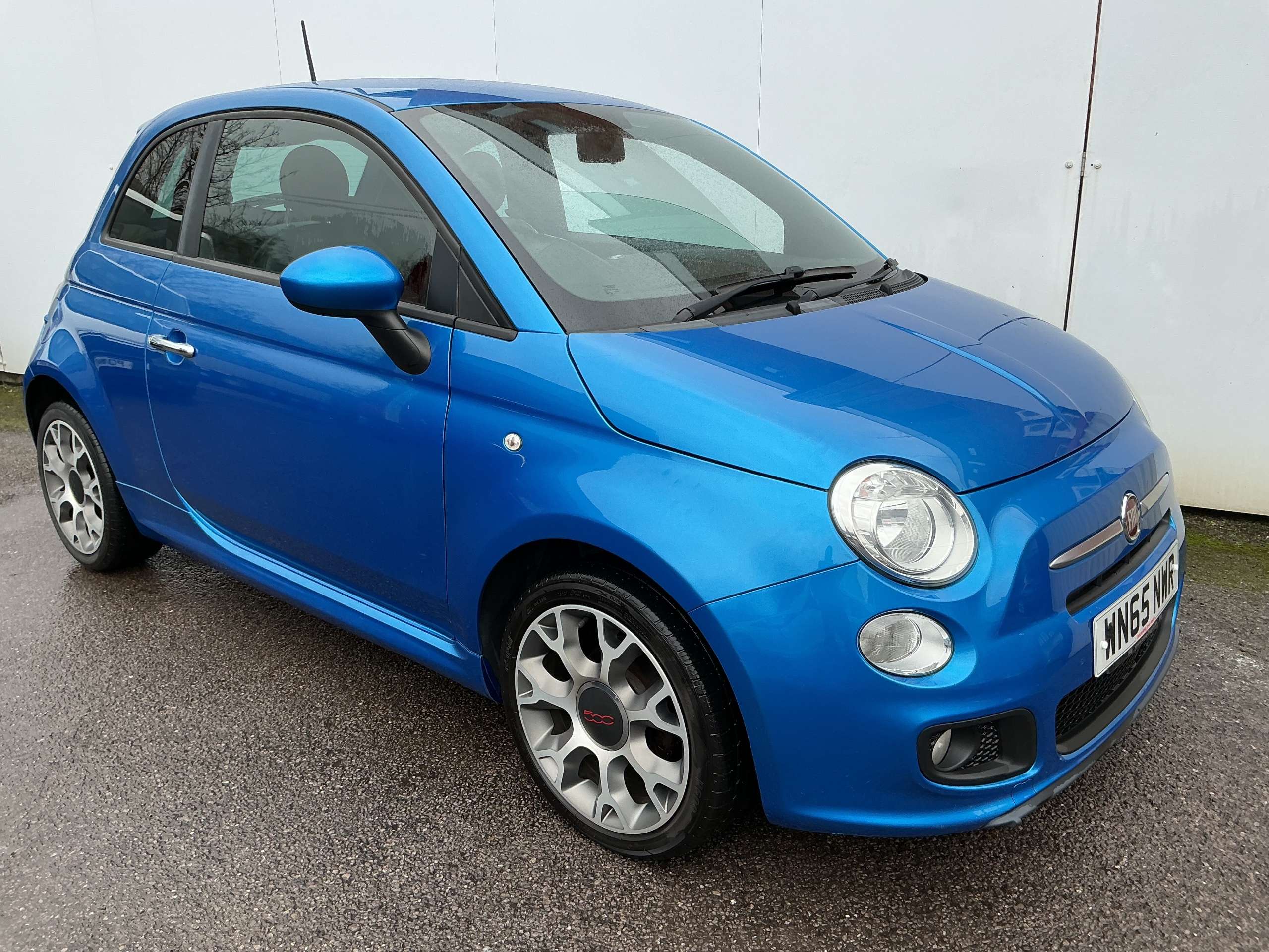 A 2015 FIAT 500 1.2 S Hatchback 3dr Petrol Manual Euro 6 (s/s) (69 bhp) A 2015 FIAT 500 1.2 S Hatchback 3dr Petrol Manual Euro 6 (s/s) (69 bhp)