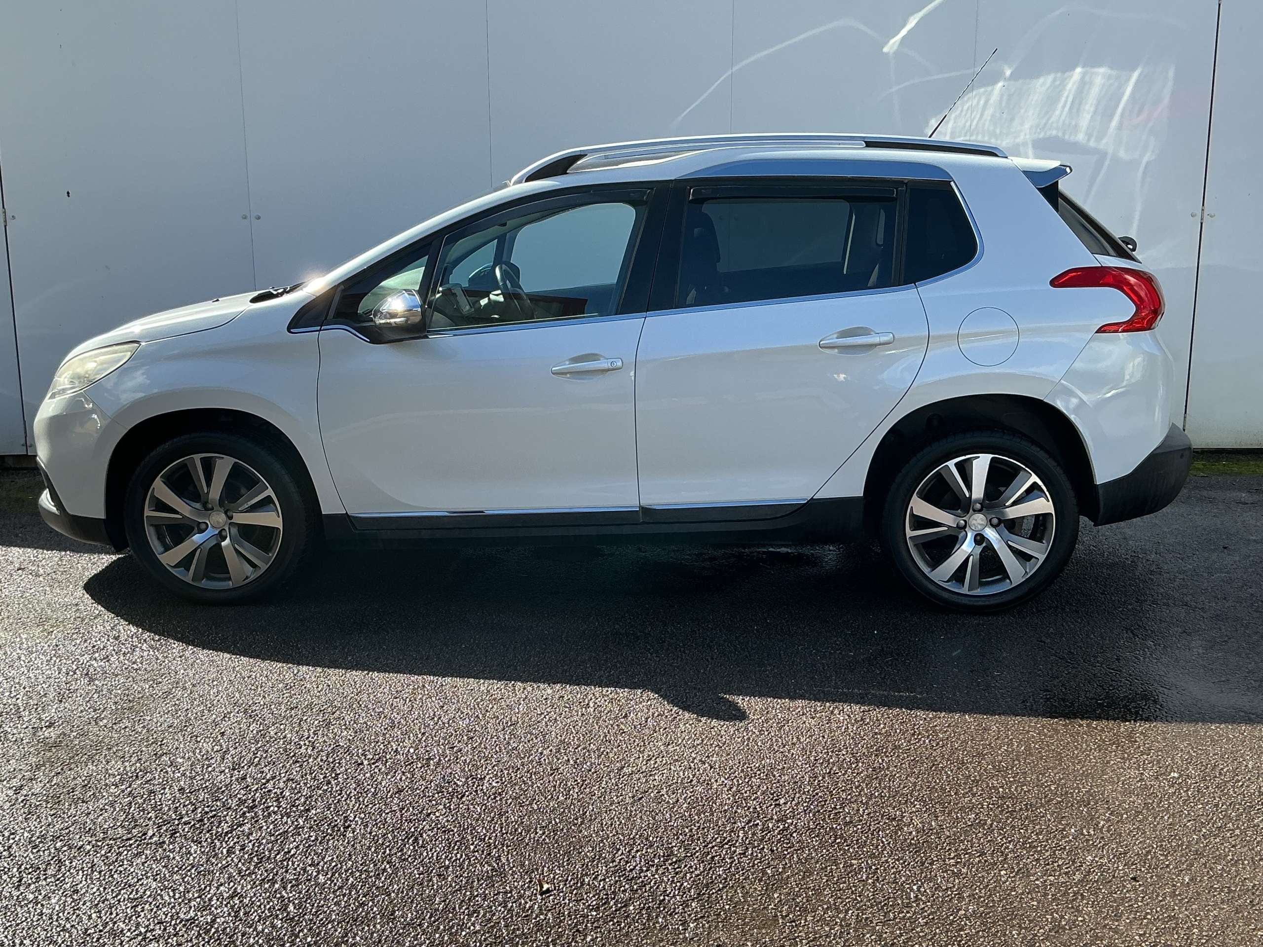2014 PEUGEOT 2008 2014 PEUGEOT 2008