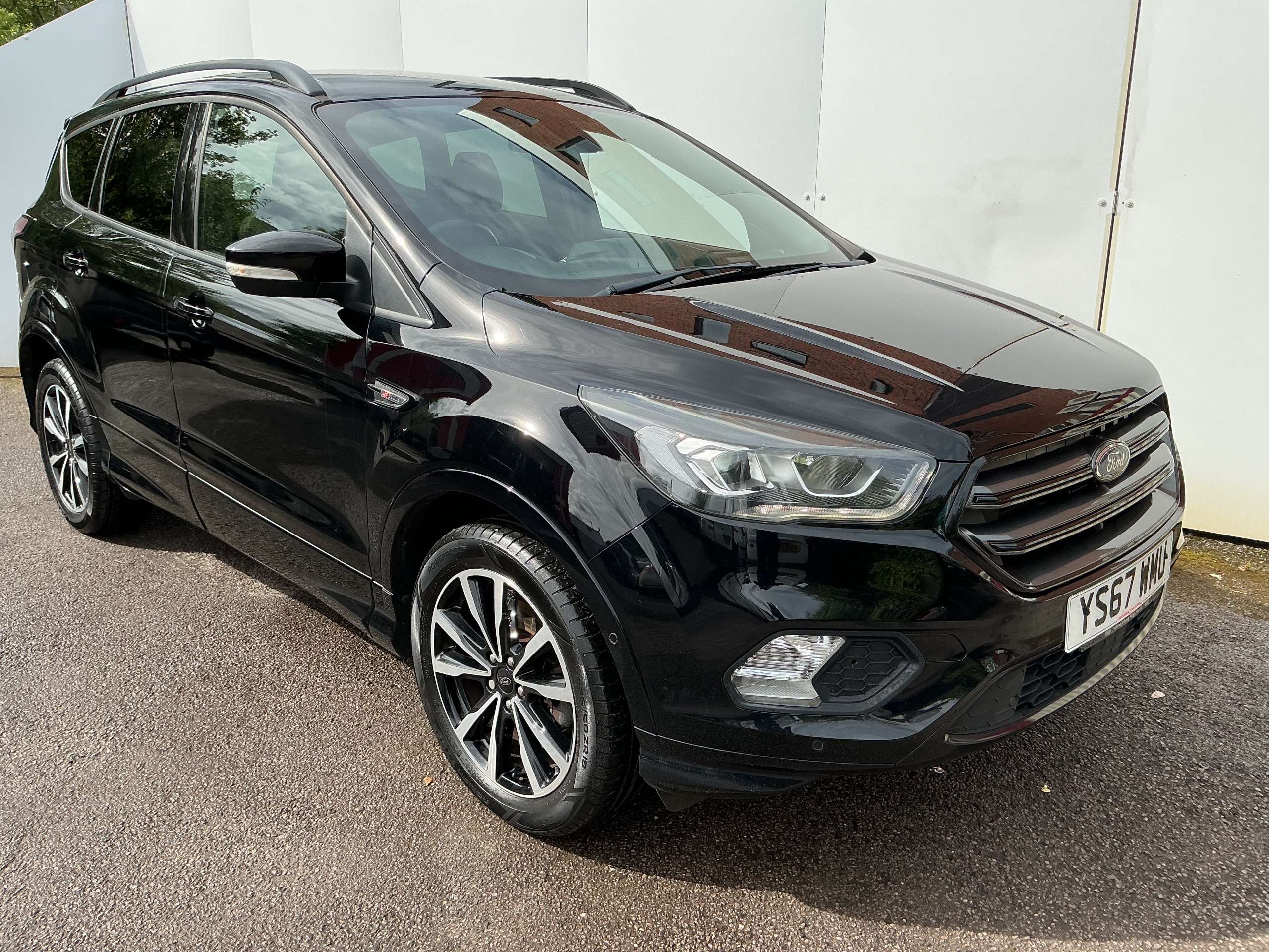 A 2017 FORD KUGA 2.0 TDCi EcoBlue ST-Line SUV 5dr Diesel Manual Euro 6 (s/s) (150 ps) A 2017 FORD KUGA 2.0 TDCi EcoBlue ST-Line SUV 5dr Diesel Manual Euro 6 (s/s) (150 ps)