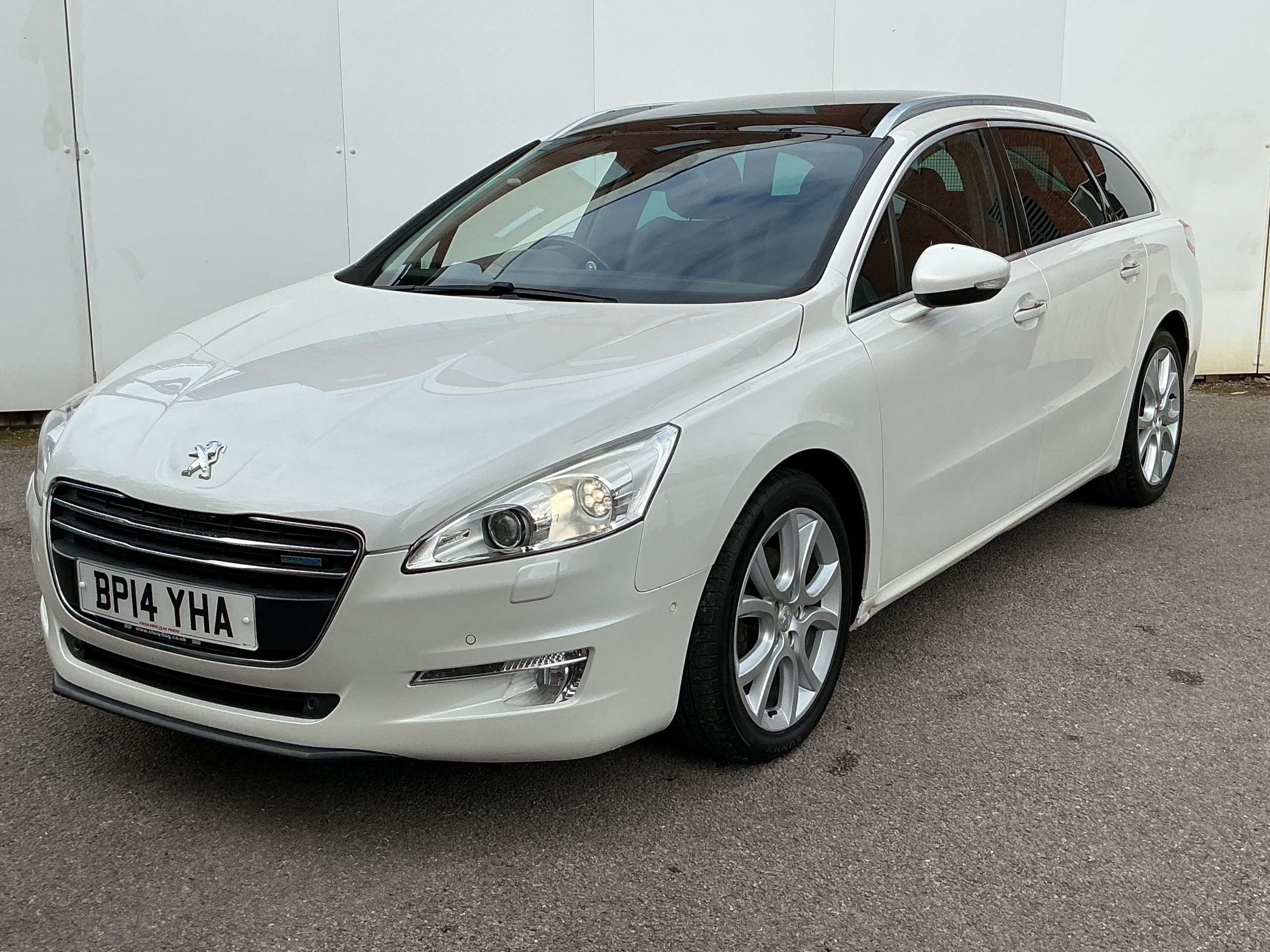 A 2014 PEUGEOT 508 SW 2.0 BlueHDi Allure Estate 5dr Diesel Manual Euro 6 (s/s) (150 ps) A 2014 PEUGEOT 508 SW 2.0 BlueHDi Allure Estate 5dr Diesel Manual Euro 6 (s/s) (150 ps)