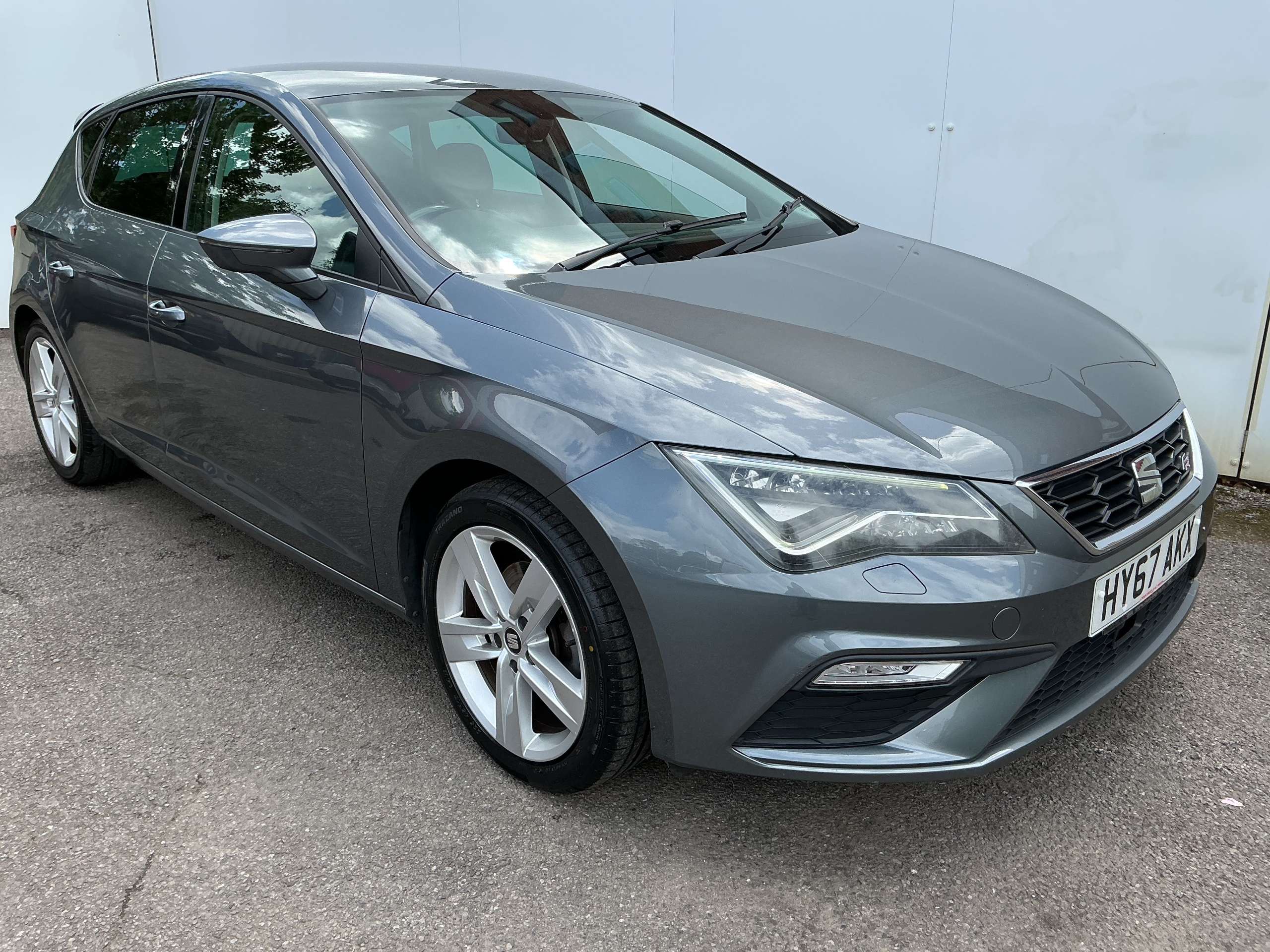 A 2017 SEAT LEON 1.4 EcoTSI FR Technology Hatchback 5dr Petrol Manual Euro 6 (s/s) (150 ps) A 2017 SEAT LEON 1.4 EcoTSI FR Technology Hatchback 5dr Petrol Manual Euro 6 (s/s) (150 ps)