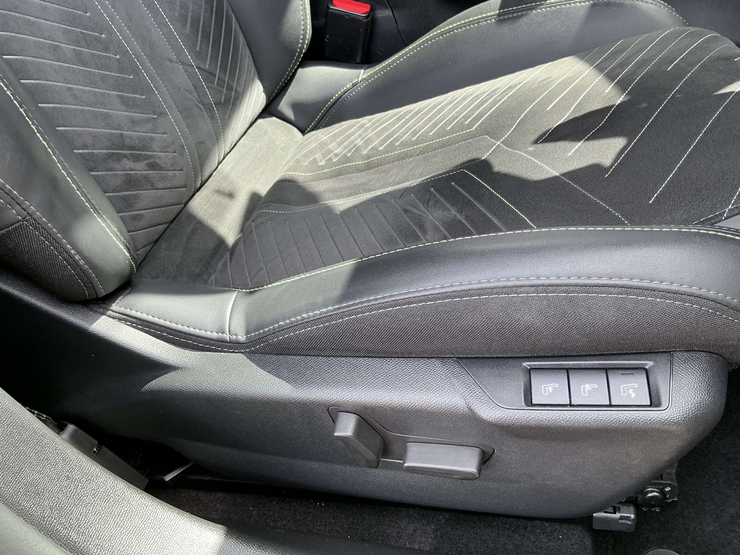 2024 PEUGEOT 208 2024 PEUGEOT 208