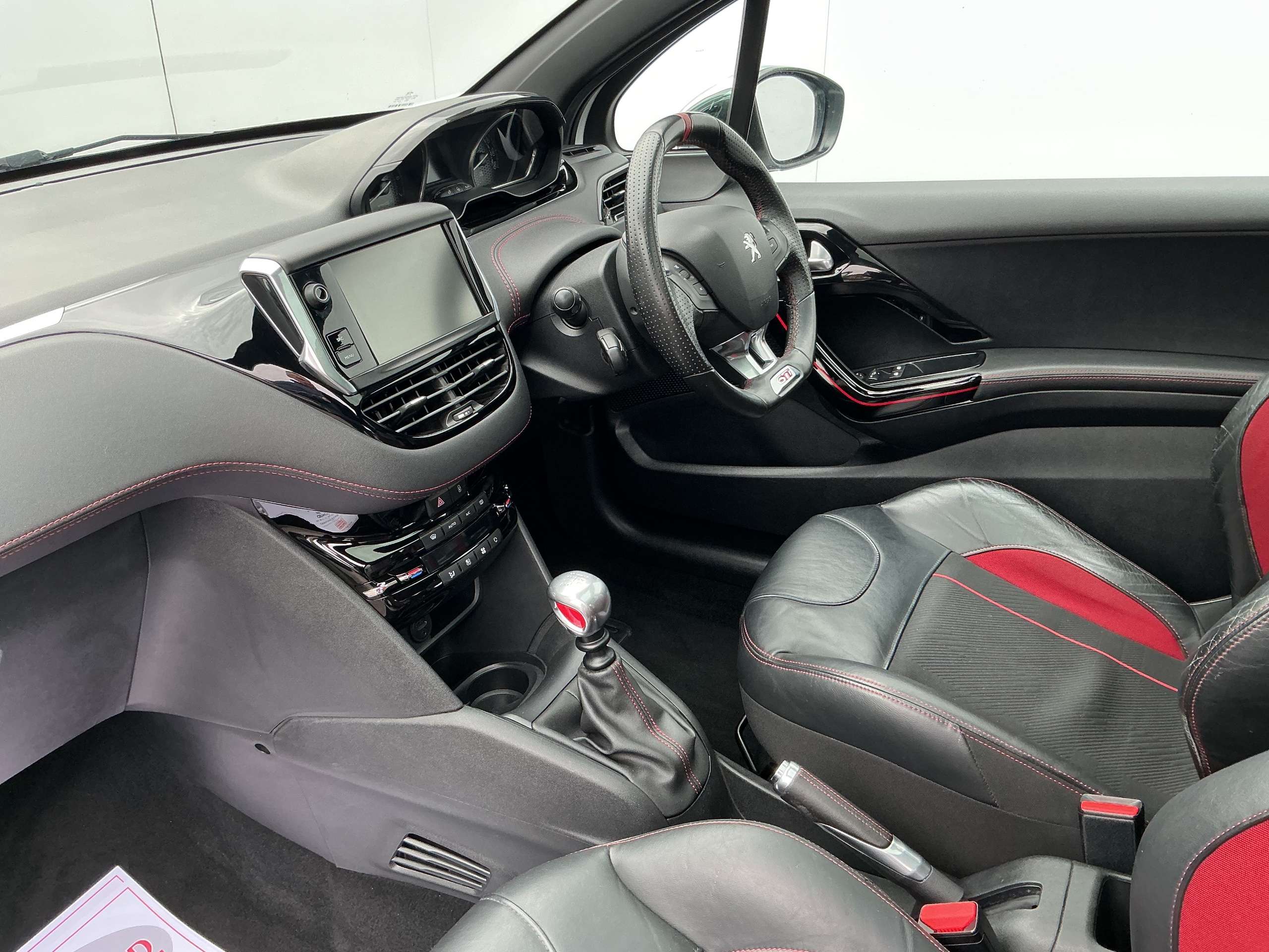 2016 PEUGEOT 208 2016 PEUGEOT 208