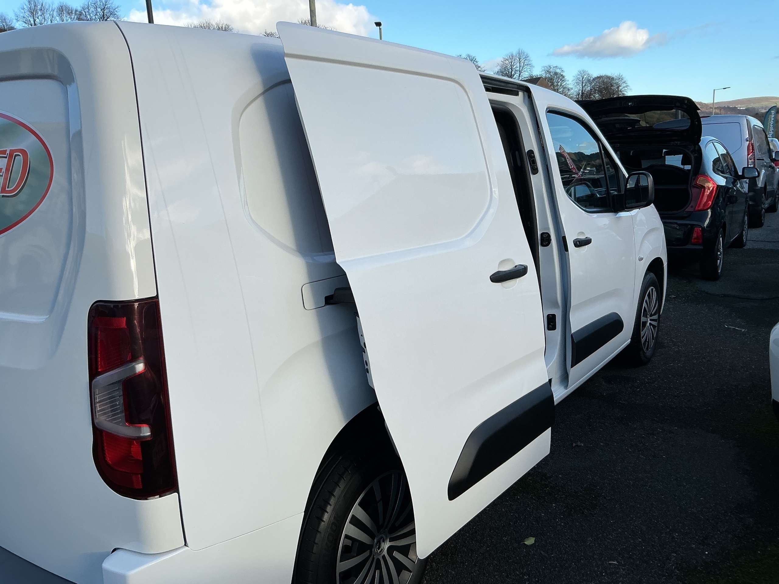 A null VAUXHALL COMBO 1.5 Turbo D 2300 Sportive Panel Van 4dr Diesel Manual L2 H1 Euro 6 (s/s) (100 ps) A null VAUXHALL COMBO 1.5 Turbo D 2300 Sportive Panel Van 4dr Diesel Manual L2 H1 Euro 6 (s/s) (100 ps)