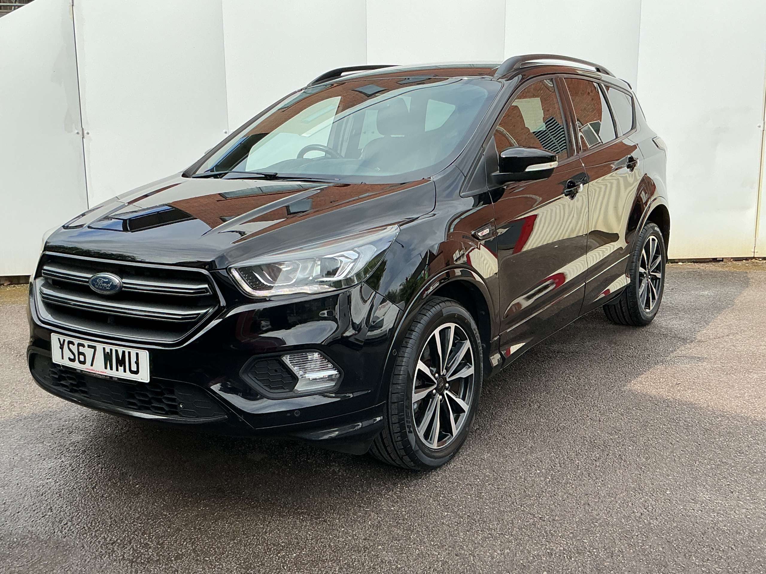 A 2017 FORD KUGA 2.0 TDCi EcoBlue ST-Line SUV 5dr Diesel Manual Euro 6 (s/s) (150 ps) A 2017 FORD KUGA 2.0 TDCi EcoBlue ST-Line SUV 5dr Diesel Manual Euro 6 (s/s) (150 ps)