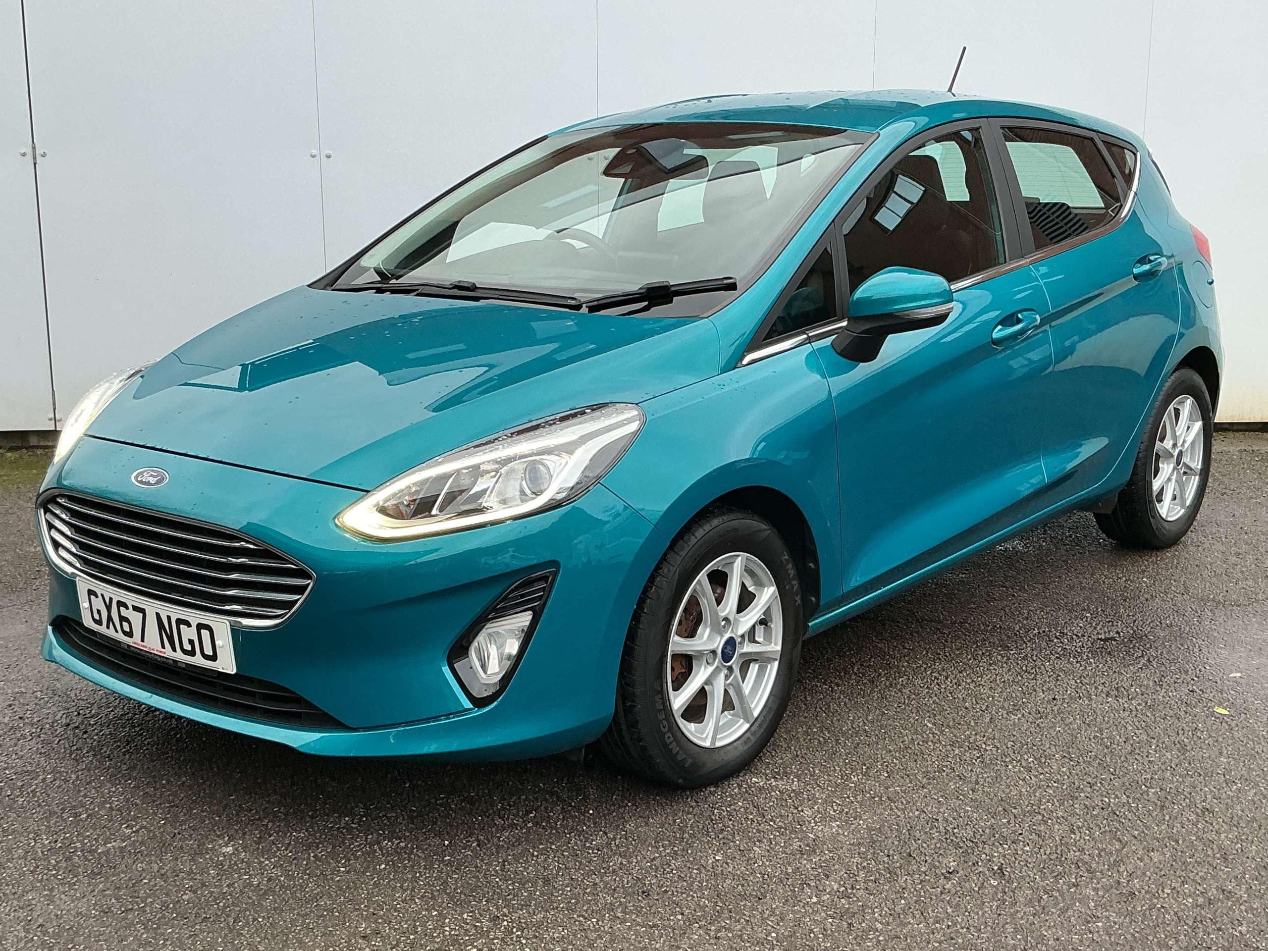 A 2017 FORD FIESTA 1.1 Ti-VCT Zetec Hatchback 5dr Petrol Manual Euro 6 (s/s) (85 ps) A 2017 FORD FIESTA 1.1 Ti-VCT Zetec Hatchback 5dr Petrol Manual Euro 6 (s/s) (85 ps)