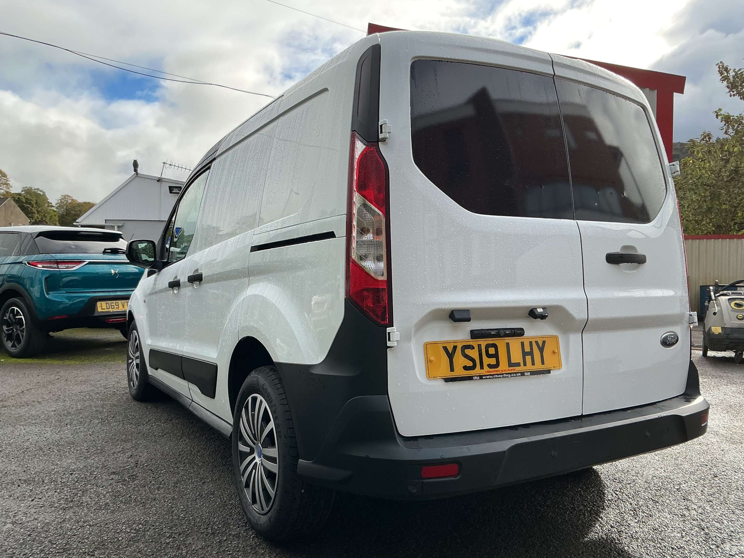 A 2019 FORD TRANSIT CONNECT 1.5 220 EcoBlue Panel Van 5dr Diesel Manual L1 Euro 6 (s/s) (100 ps) A 2019 FORD TRANSIT CONNECT 1.5 220 EcoBlue Panel Van 5dr Diesel Manual L1 Euro 6 (s/s) (100 ps)