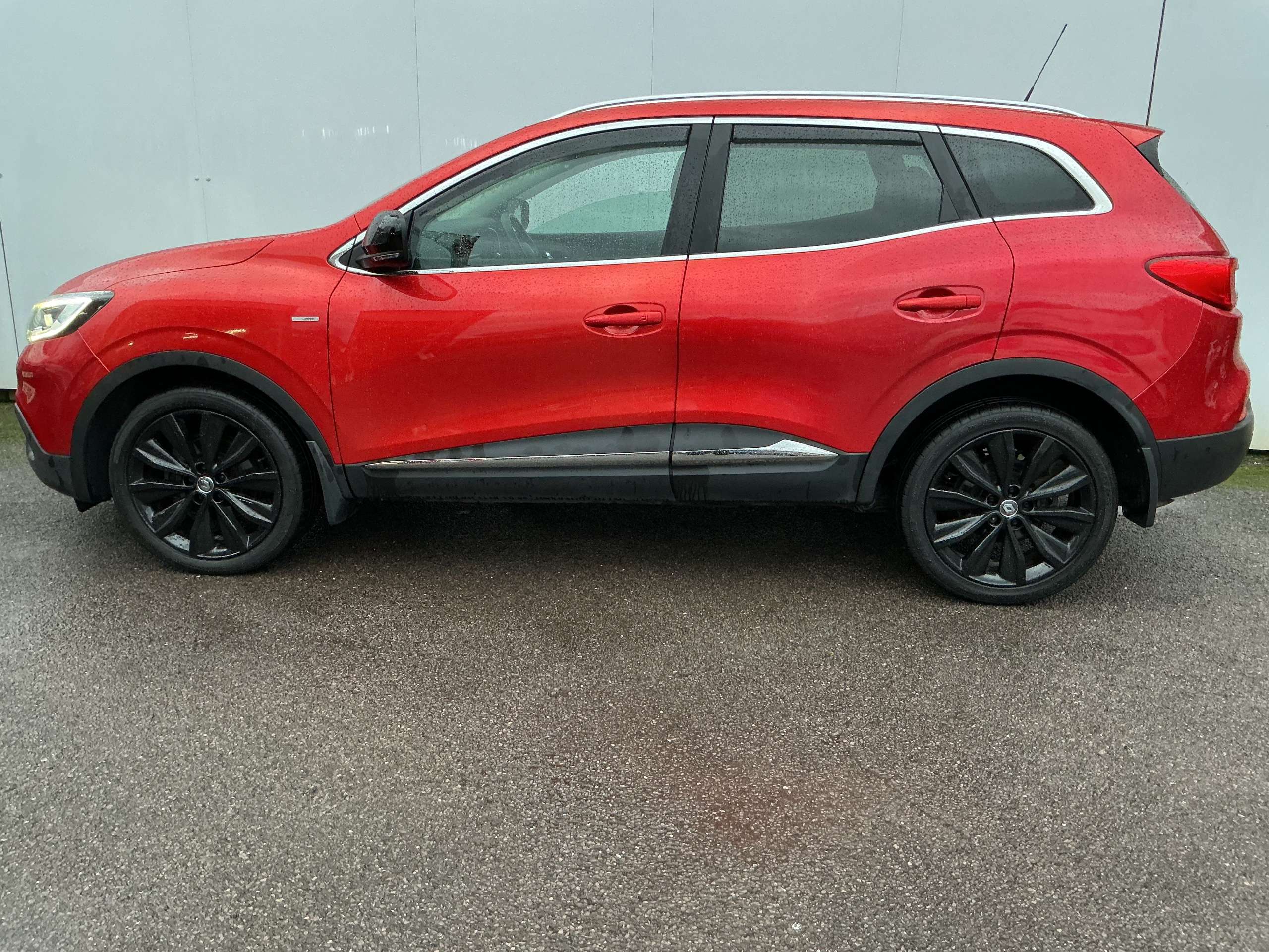 A 2016 RENAULT KADJAR 1.5 dCi Signature Nav SUV 5dr Diesel EDC Euro 6 (s/s) (110 ps) A 2016 RENAULT KADJAR 1.5 dCi Signature Nav SUV 5dr Diesel EDC Euro 6 (s/s) (110 ps)