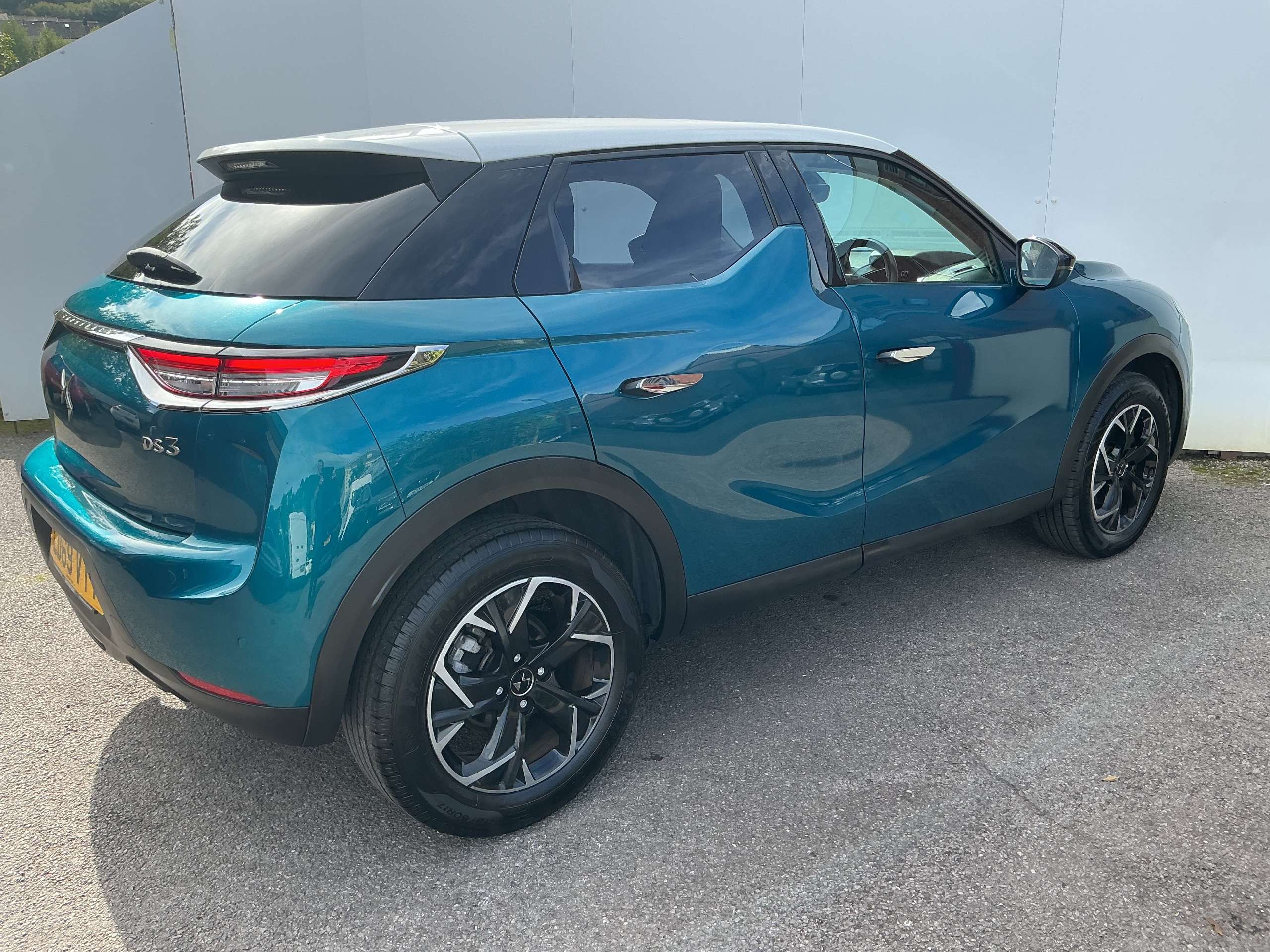 A 2019 DS DS3 CROSSBACK 1.5 BlueHDi Prestige Crossback 5dr Diesel Manual Euro 6 (s/s) (100 ps) A 2019 DS DS3 CROSSBACK 1.5 BlueHDi Prestige Crossback 5dr Diesel Manual Euro 6 (s/s) (100 ps)