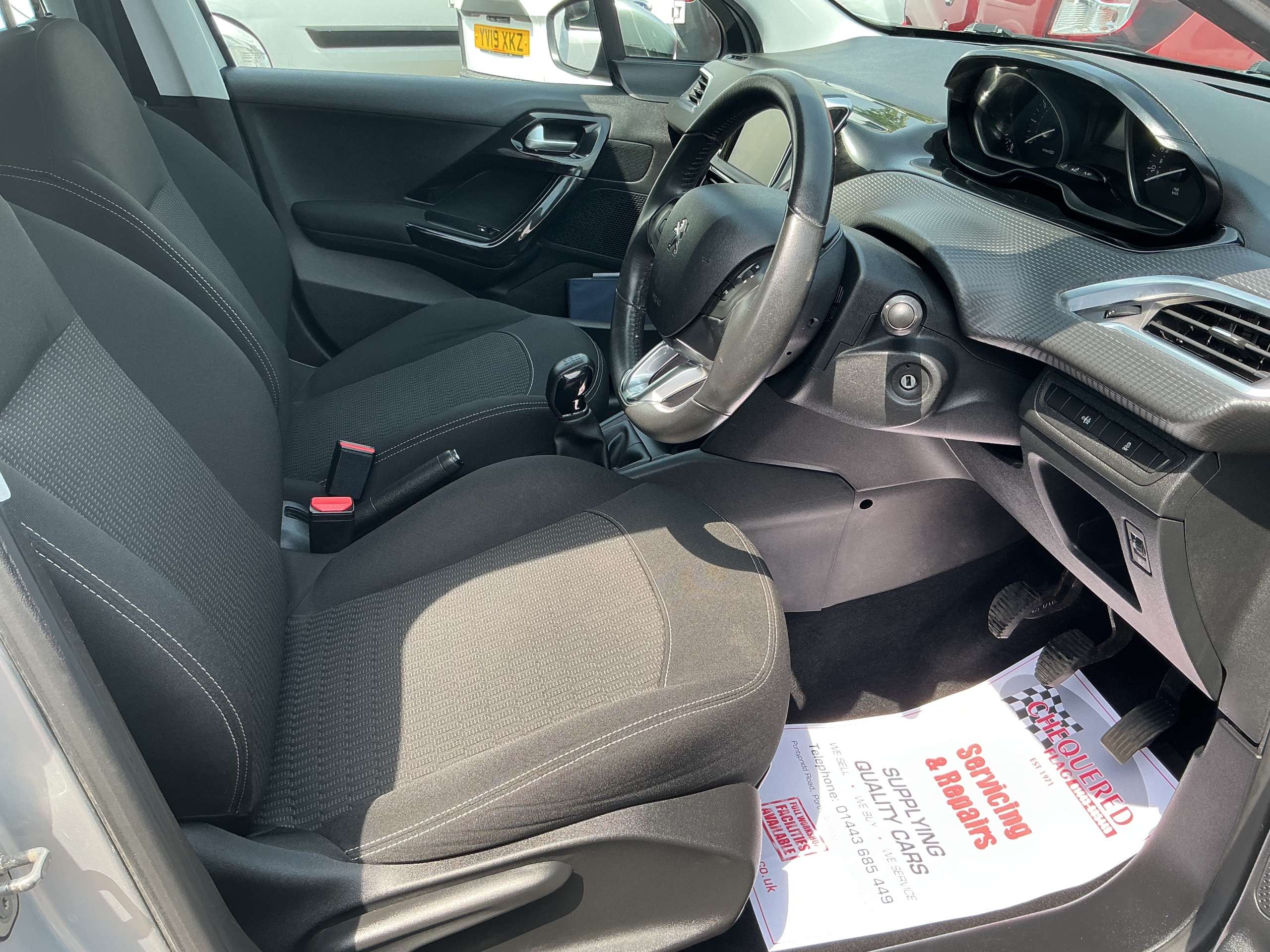 2017 PEUGEOT 208 2017 PEUGEOT 208