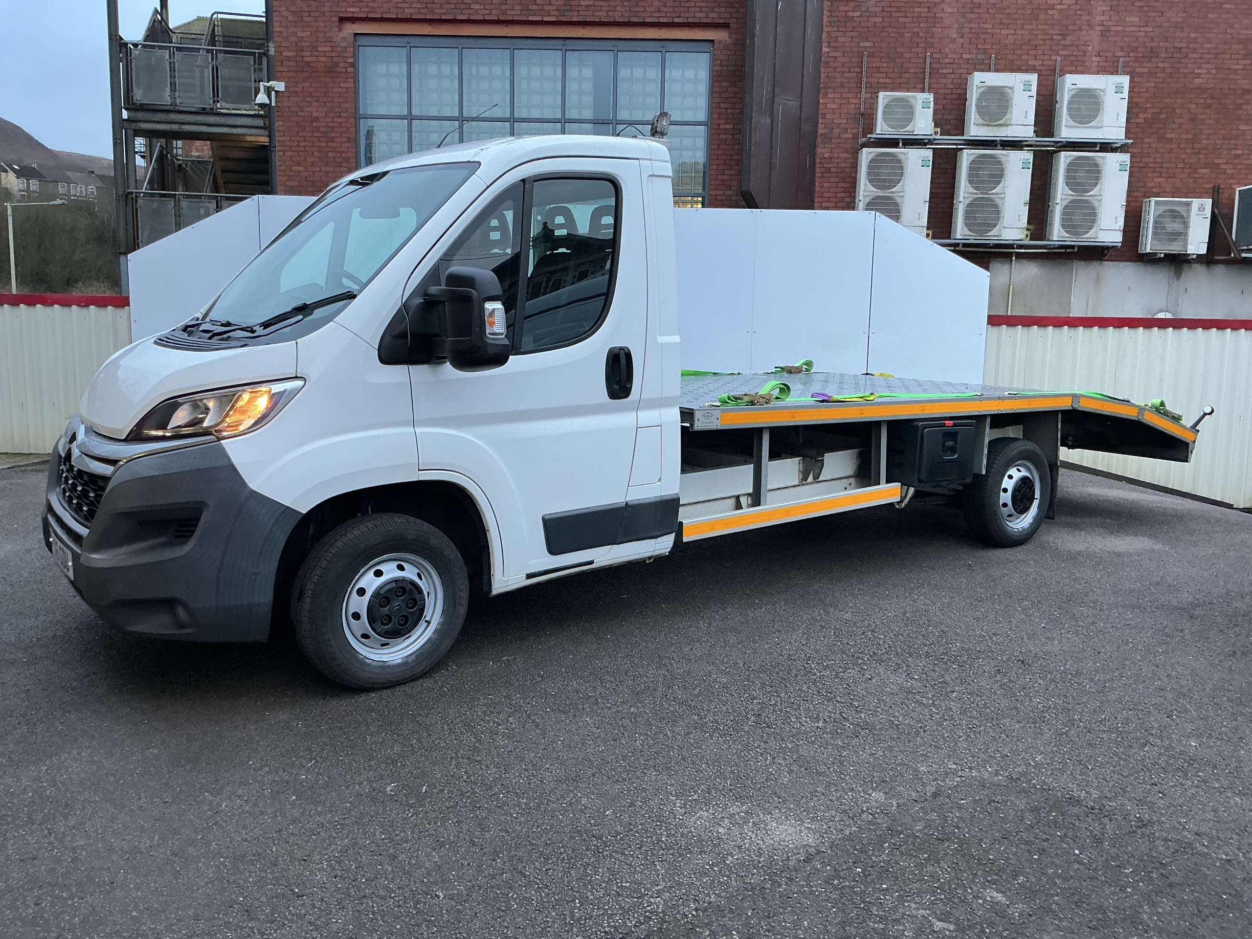 A 2016 CITROEN RELAY 2.2 HDi 35 Chassis Cab 2dr Diesel Manual L3 Euro 5 (130 ps) A 2016 CITROEN RELAY 2.2 HDi 35 Chassis Cab 2dr Diesel Manual L3 Euro 5 (130 ps)