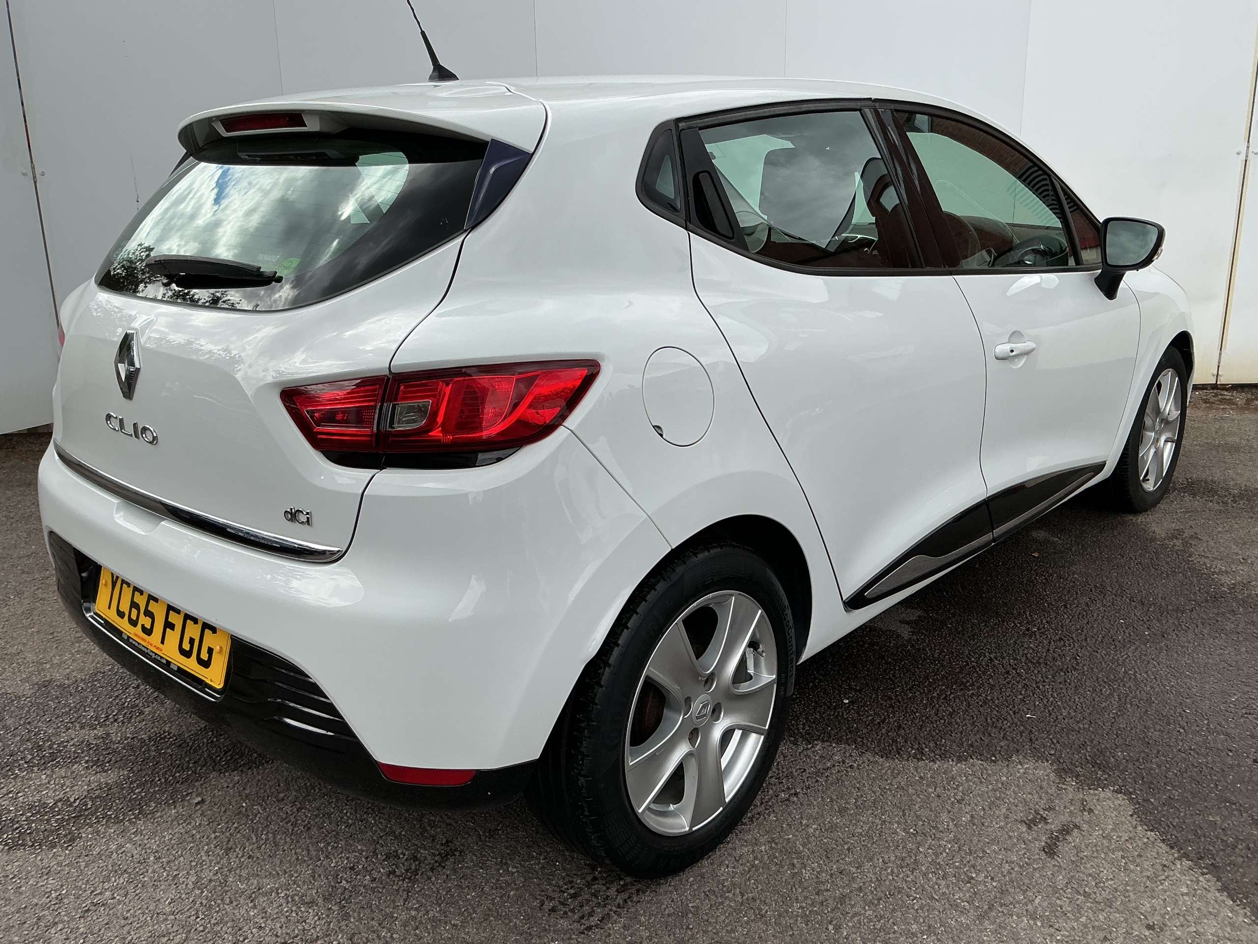 2015 RENAULT CLIO 2015 RENAULT CLIO