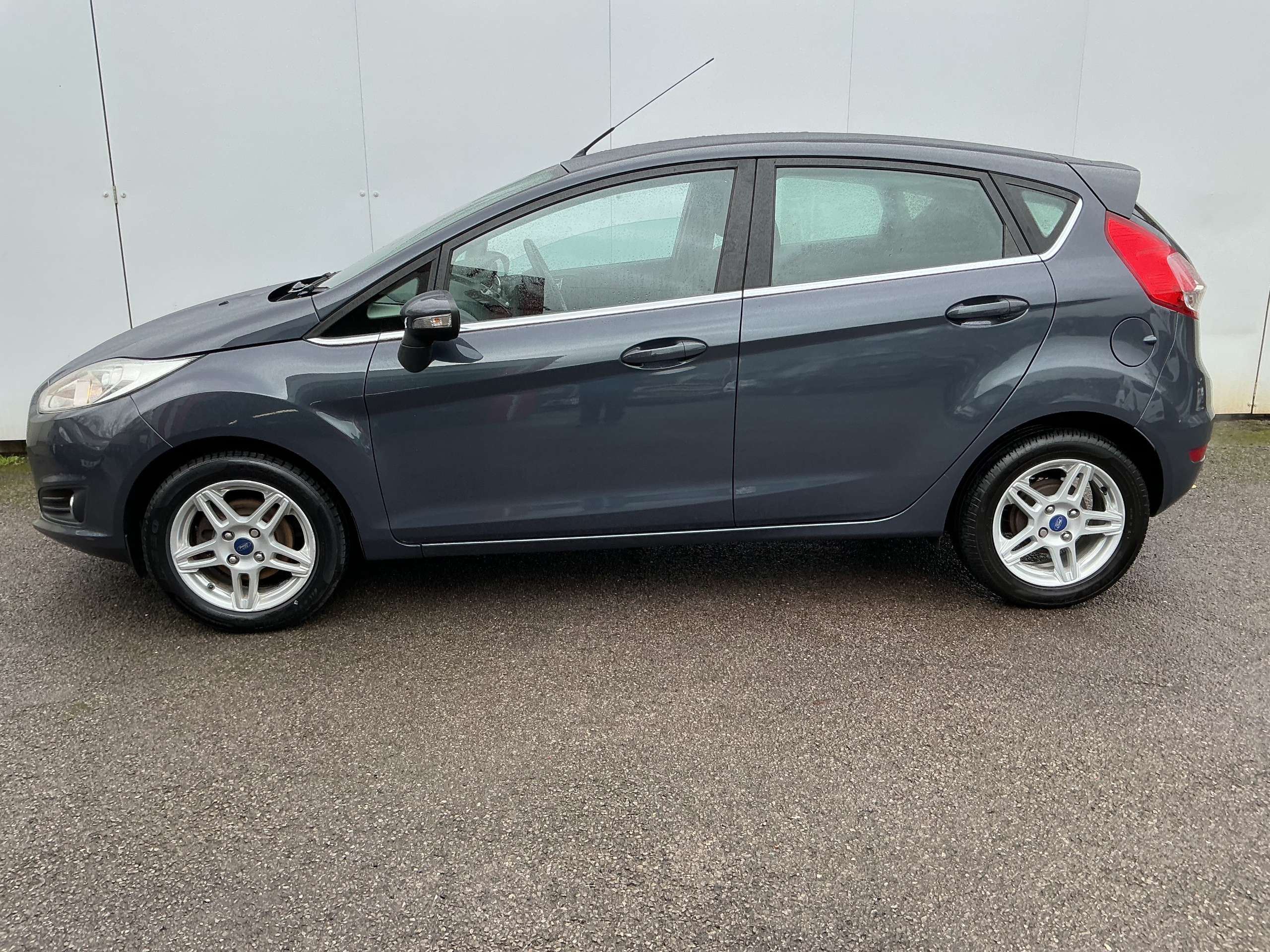 A 2013 FORD FIESTA 1.25 Zetec Hatchback 5dr Petrol Manual Euro 5 (82 ps) A 2013 FORD FIESTA 1.25 Zetec Hatchback 5dr Petrol Manual Euro 5 (82 ps)