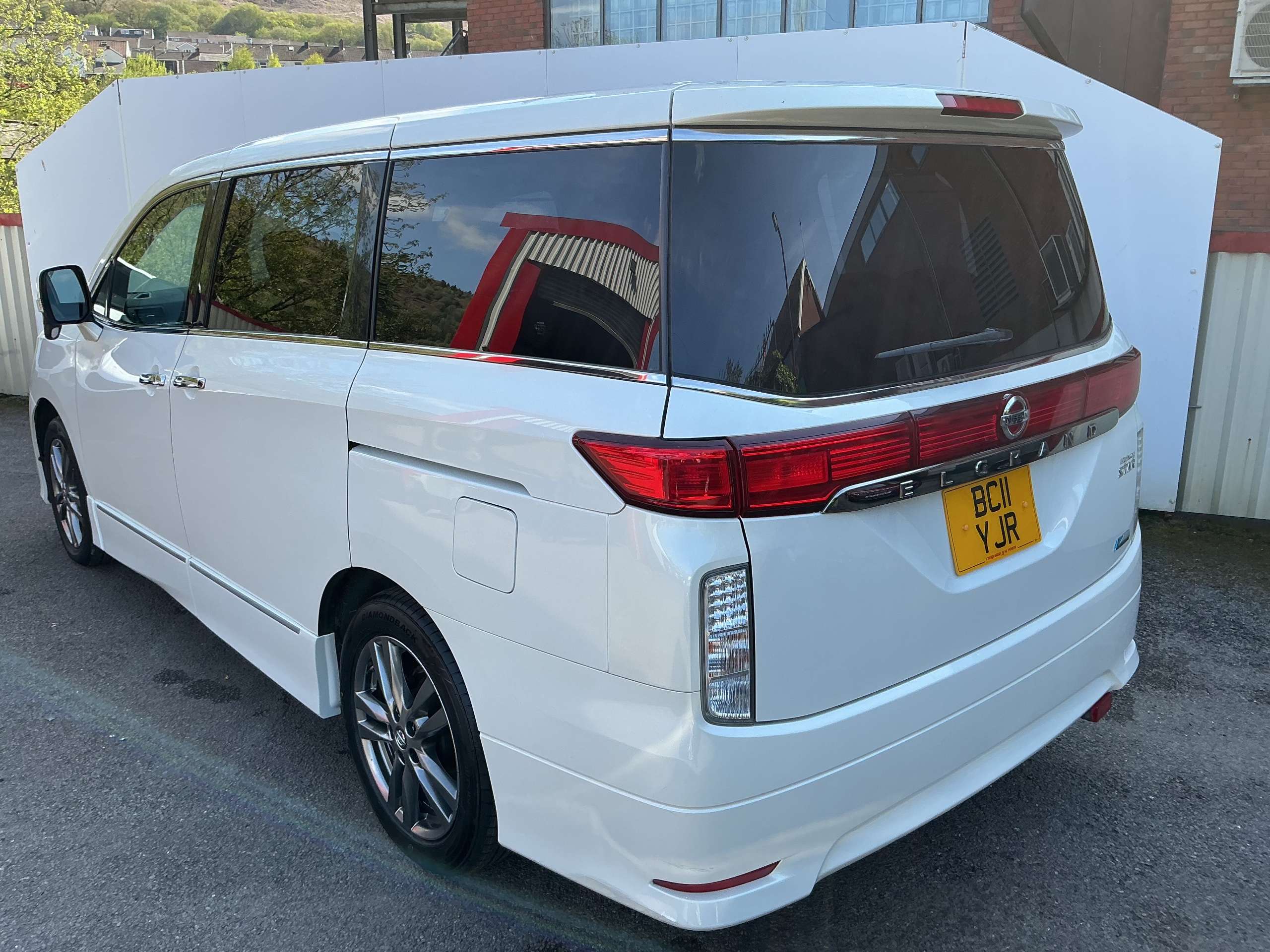 2011 NISSAN ELGRAND 2011 NISSAN ELGRAND