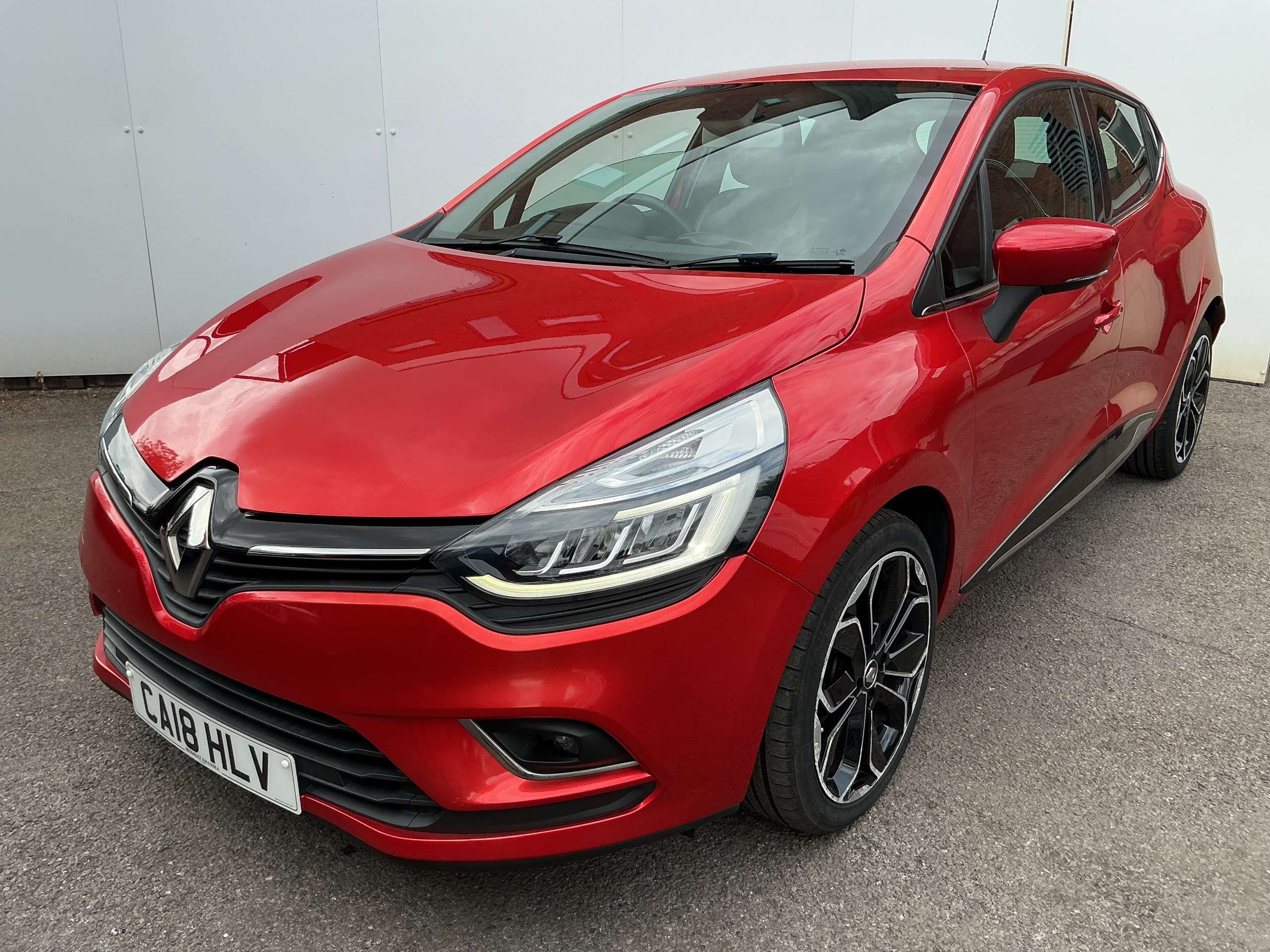 A 2018 RENAULT CLIO 0.9 TCe Dynamique S Nav Hatchback 5dr Petrol Manual Euro 6 (s/s) (90 ps) A 2018 RENAULT CLIO 0.9 TCe Dynamique S Nav Hatchback 5dr Petrol Manual Euro 6 (s/s) (90 ps)