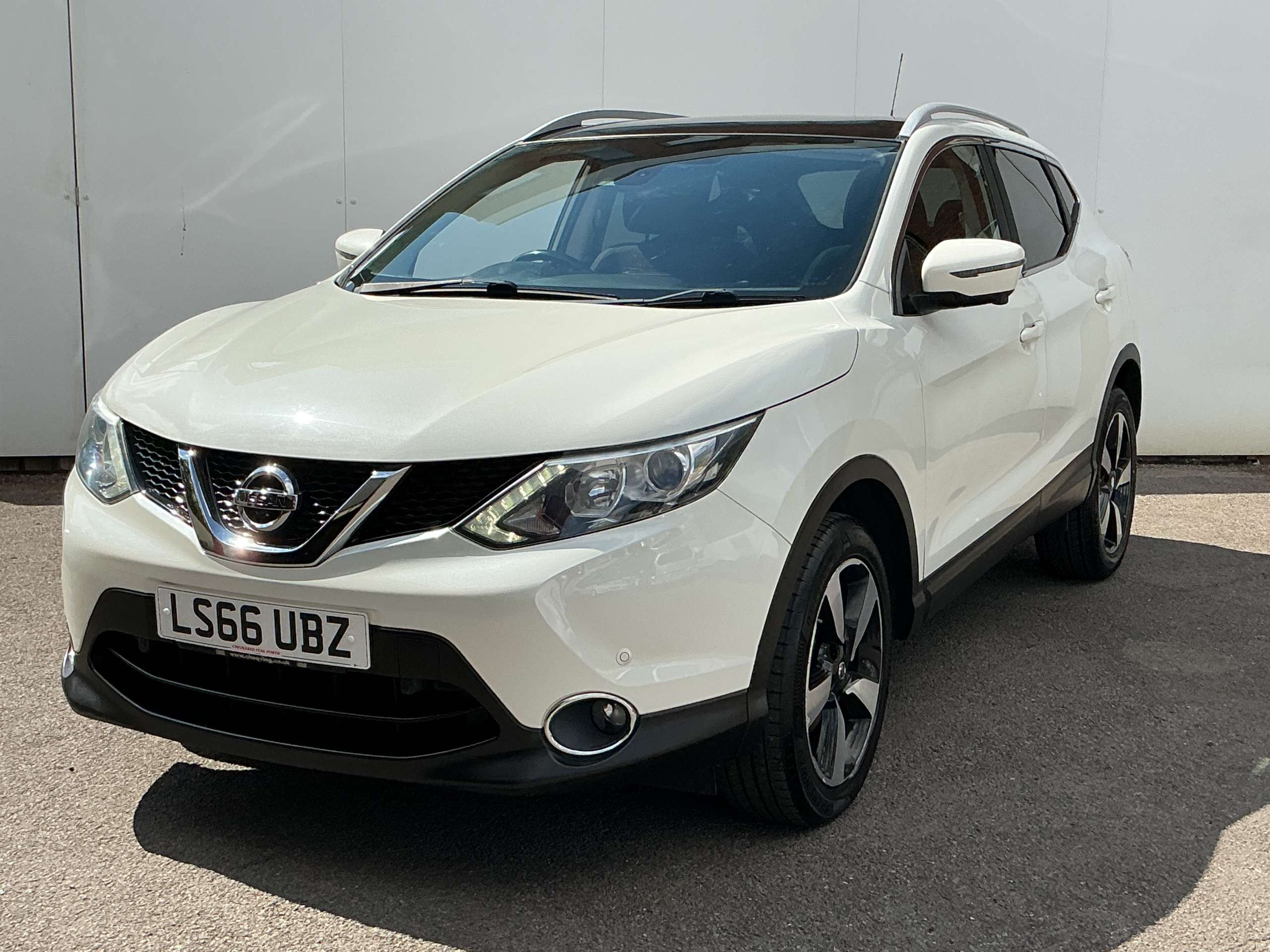 A 2016 NISSAN QASHQAI N-CONNECTA DCI A 2016 NISSAN QASHQAI N-CONNECTA DCI