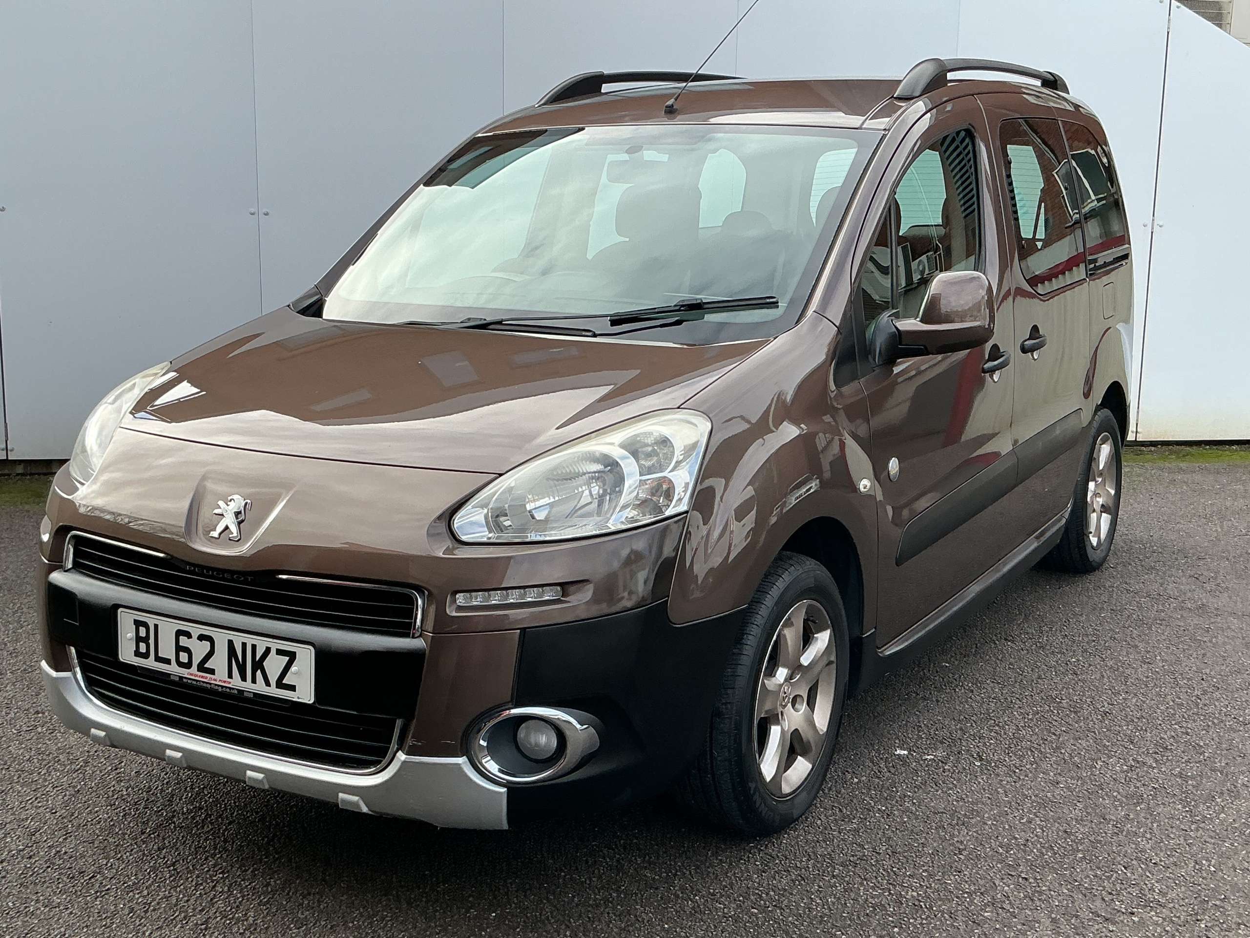 A 2013 PEUGEOT PARTNER TEPEE 1.6 HDi Tepee Outdoor MPV 5dr Diesel Manual (135 g/km, 92 bhp) A 2013 PEUGEOT PARTNER TEPEE 1.6 HDi Tepee Outdoor MPV 5dr Diesel Manual (135 g/km, 92 bhp)