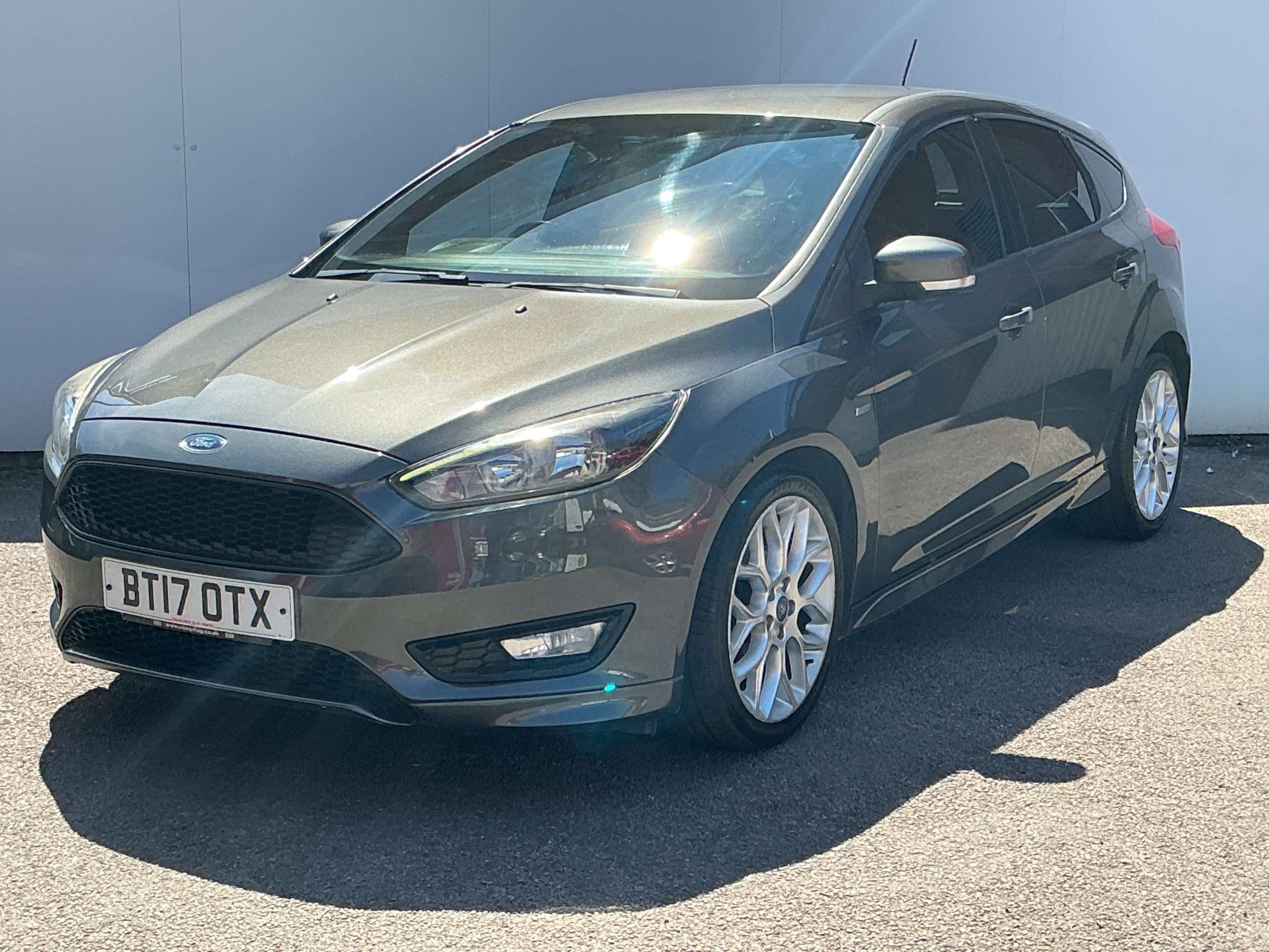 A 2017 FORD FOCUS 1.5 TDCi ST-Line Hatchback 5dr Diesel Manual Euro 6 (s/s) (120 ps) A 2017 FORD FOCUS 1.5 TDCi ST-Line Hatchback 5dr Diesel Manual Euro 6 (s/s) (120 ps)