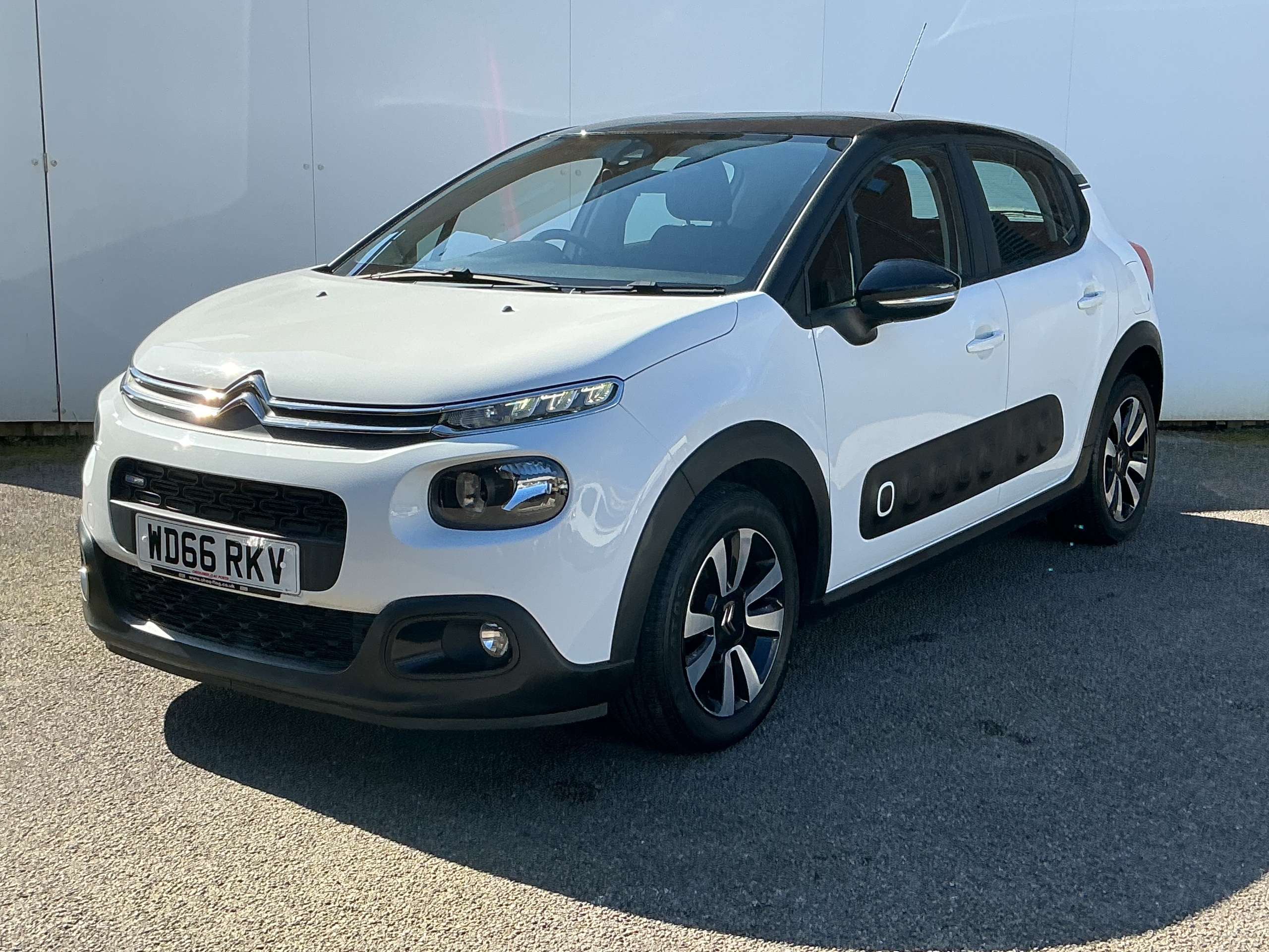 A 2017 CITROEN C3 1.2 PureTech Feel Hatchback 5dr Petrol Manual Euro 6 (68 ps) A 2017 CITROEN C3 1.2 PureTech Feel Hatchback 5dr Petrol Manual Euro 6 (68 ps)