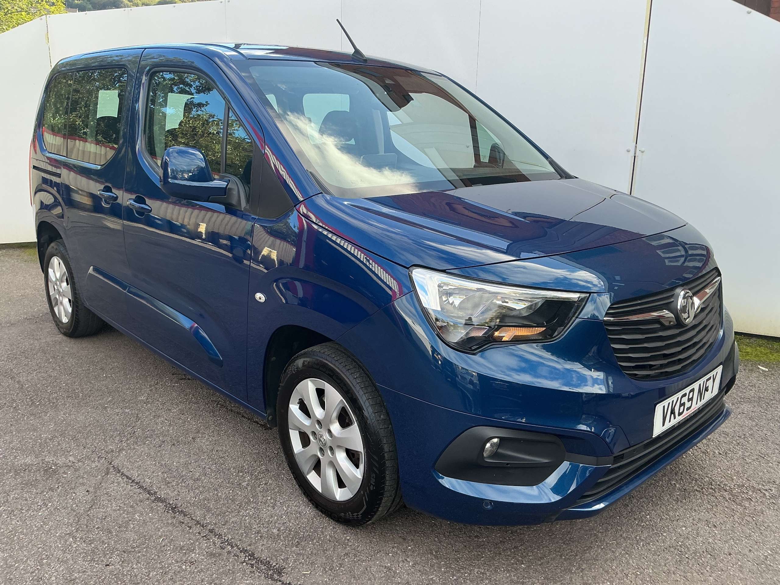 A 2019 VAUXHALL COMBO LIFE 1.2 Turbo GPF Energy MPV 5dr Petrol Manual Euro 6 (s/s) (7 Seat) (110 ps) A 2019 VAUXHALL COMBO LIFE 1.2 Turbo GPF Energy MPV 5dr Petrol Manual Euro 6 (s/s) (7 Seat) (110 ps)