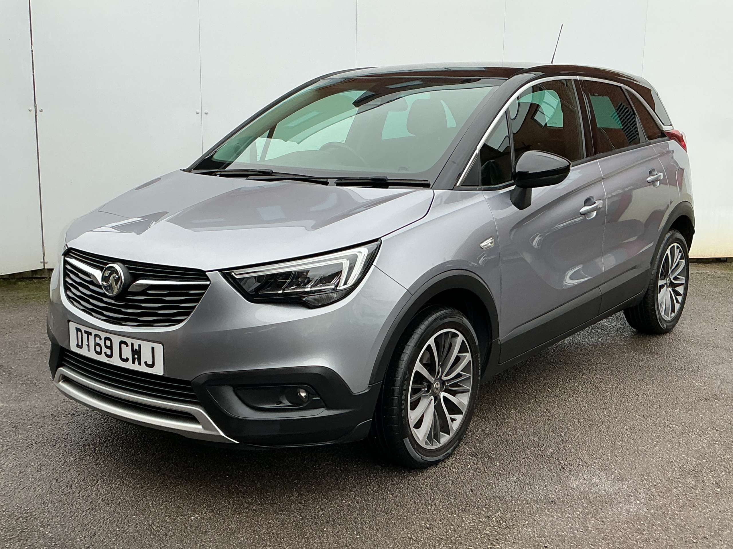A 2020 VAUXHALL CROSSLAND X 1.2 Turbo GPF Elite SUV 5dr Petrol Manual Euro 6 (s/s) (130 ps) A 2020 VAUXHALL CROSSLAND X 1.2 Turbo GPF Elite SUV 5dr Petrol Manual Euro 6 (s/s) (130 ps)
