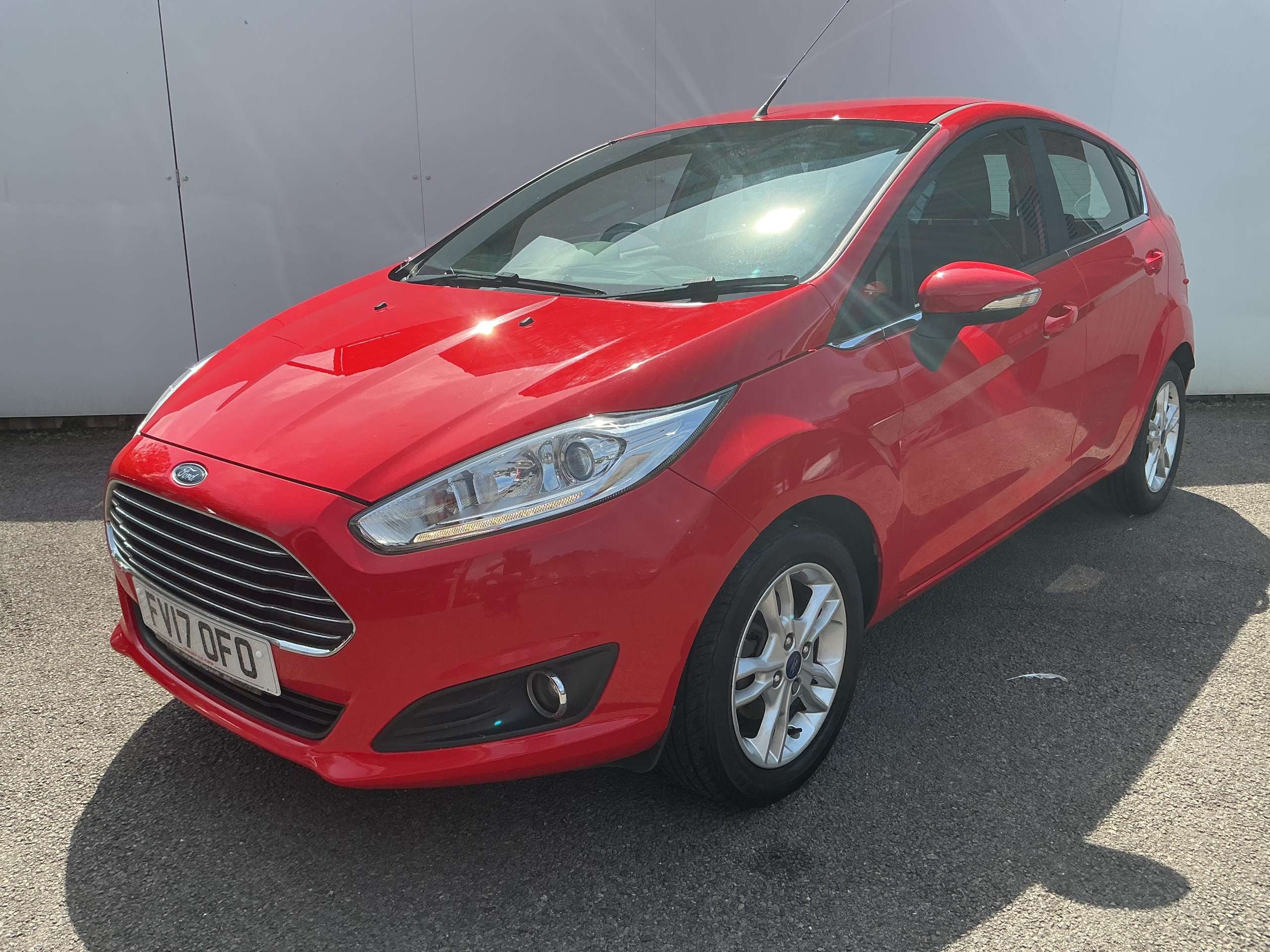 A 2017 FORD FIESTA ZETEC 5-Door A 2017 FORD FIESTA ZETEC 5-Door