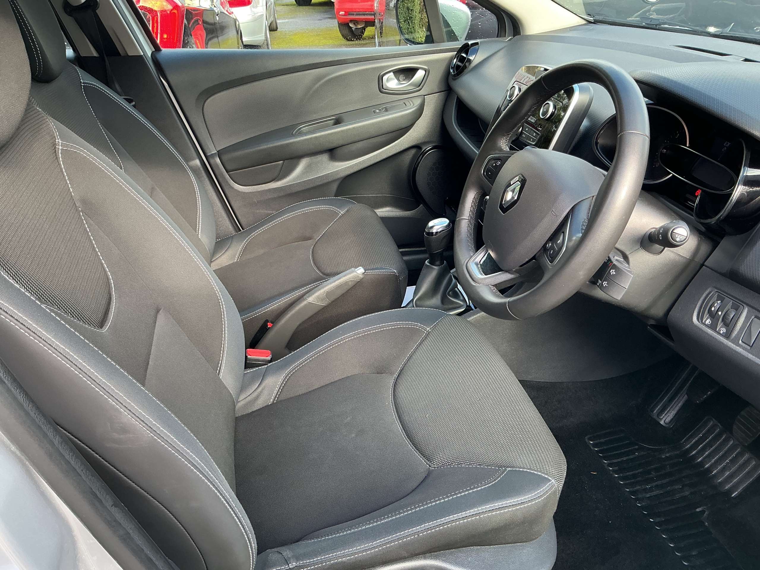 2019 RENAULT CLIO 2019 RENAULT CLIO