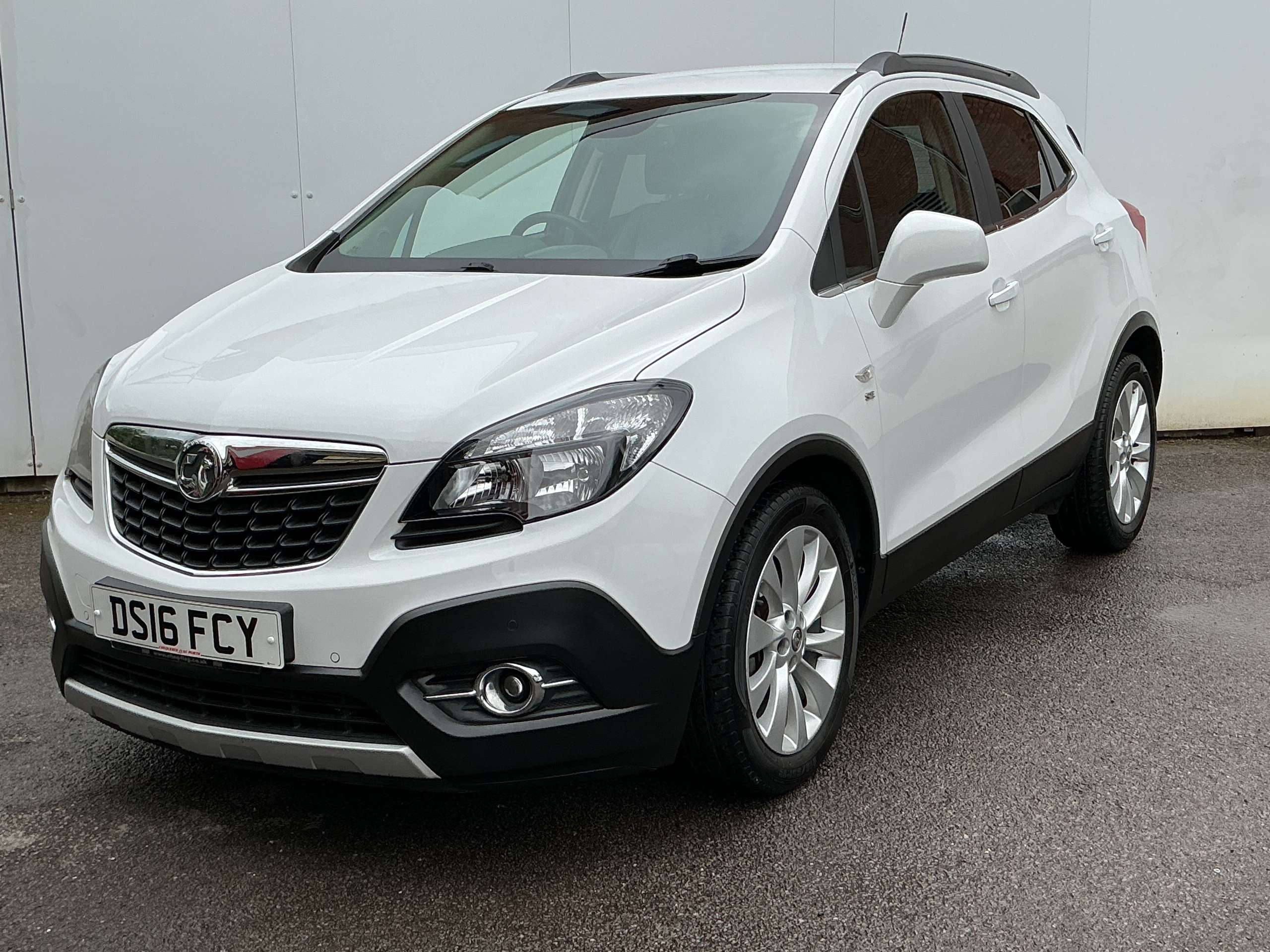A 2016 VAUXHALL MOKKA 1.4i Turbo SE SUV 5dr Petrol Manual 2WD Euro 6 (s/s) (140 ps) A 2016 VAUXHALL MOKKA 1.4i Turbo SE SUV 5dr Petrol Manual 2WD Euro 6 (s/s) (140 ps)